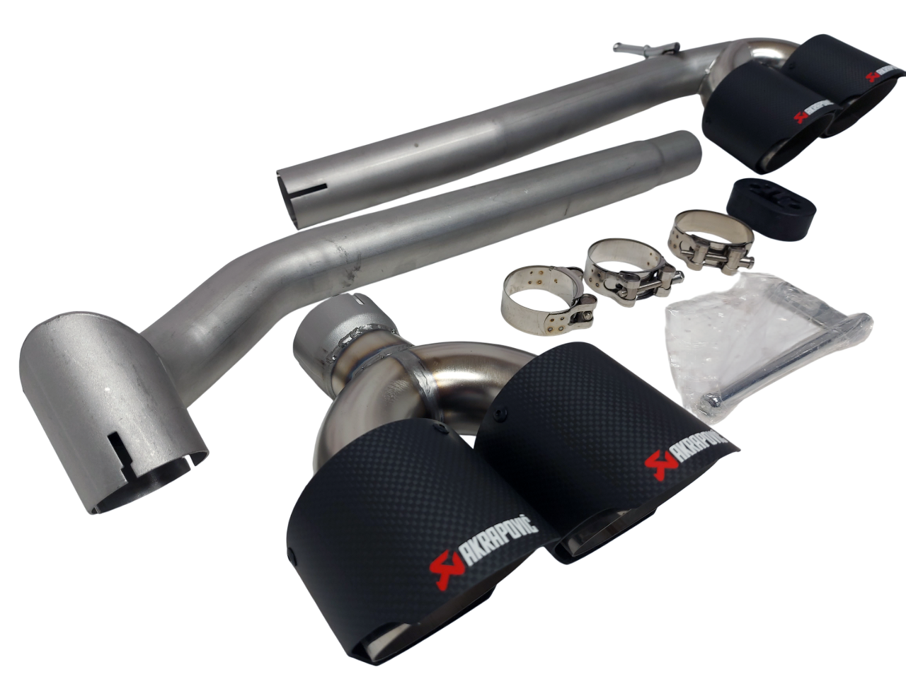 BMW F10 развоение выхлопа насадки Акрапович стиль