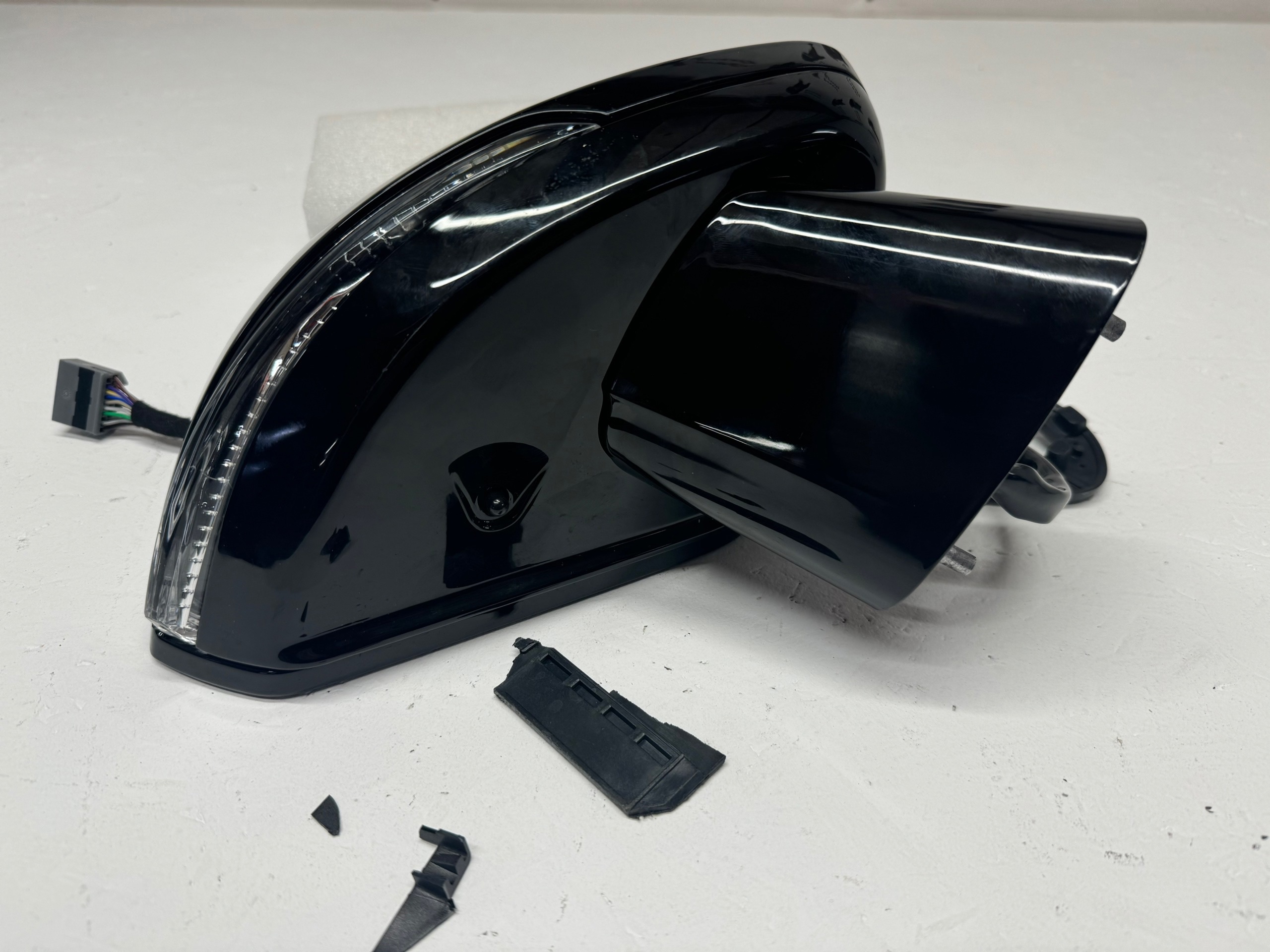 Дефект Volvo S60 2018-2024 зеркало правое 15 Pin