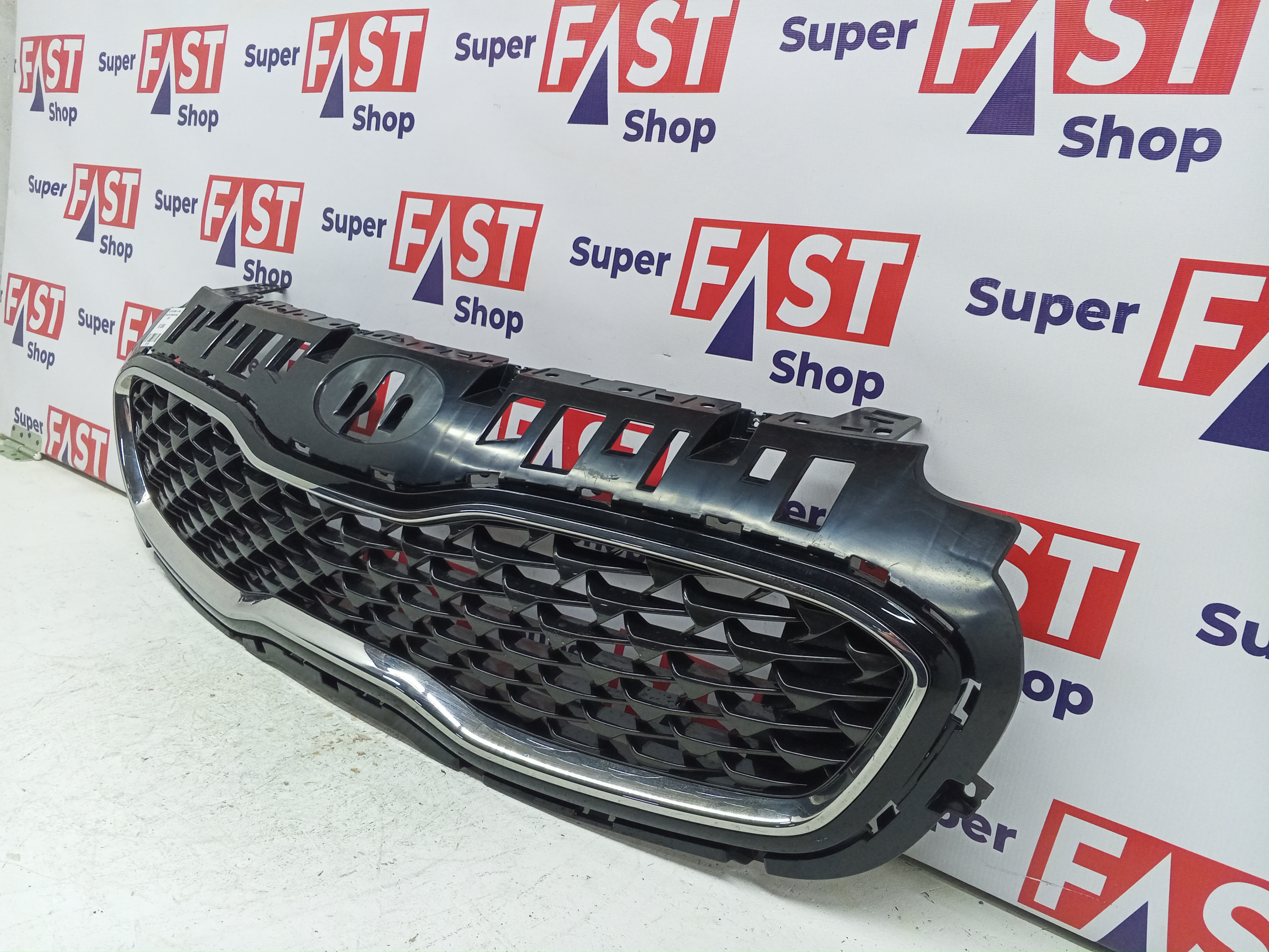 Kia Sportage 4 рест решетка радиатора USA