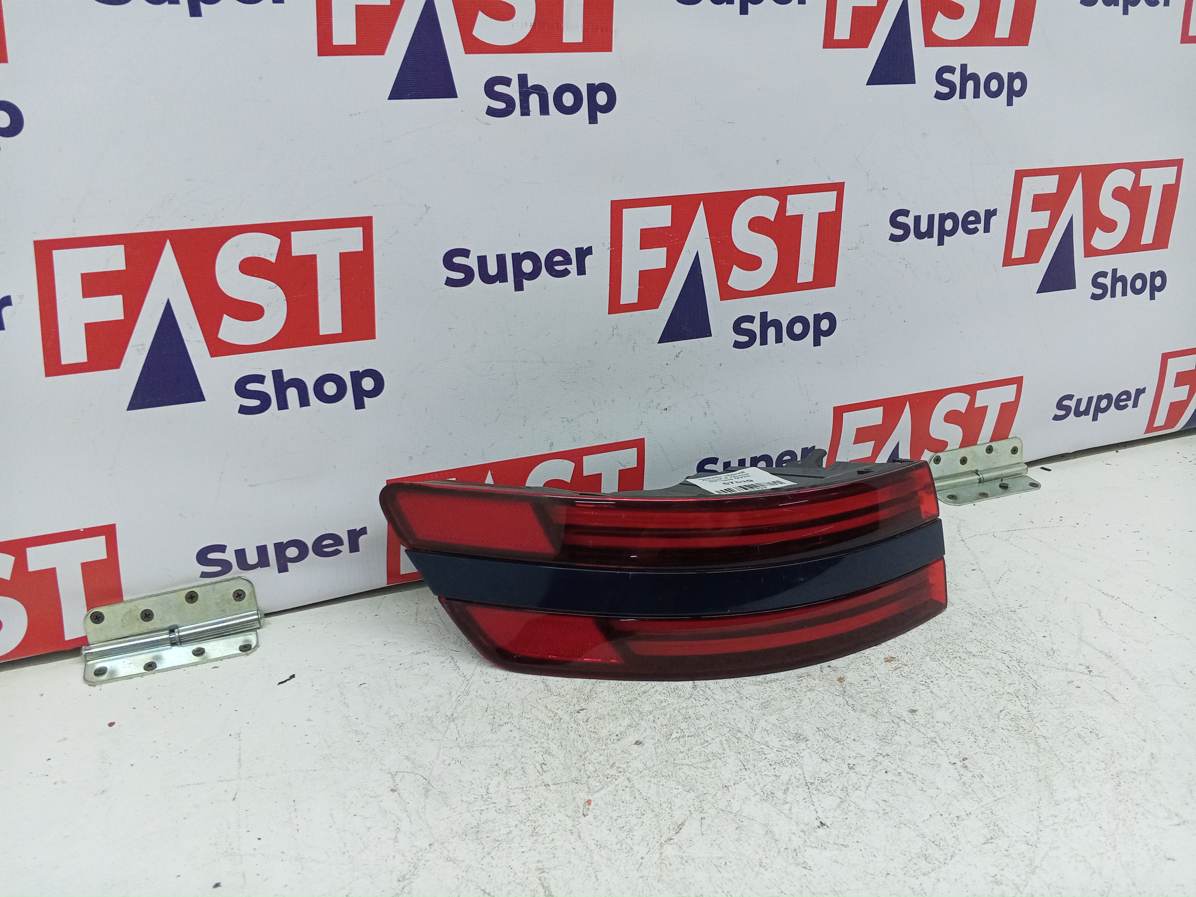 фонарь задний левый в крыло Genesis GV70