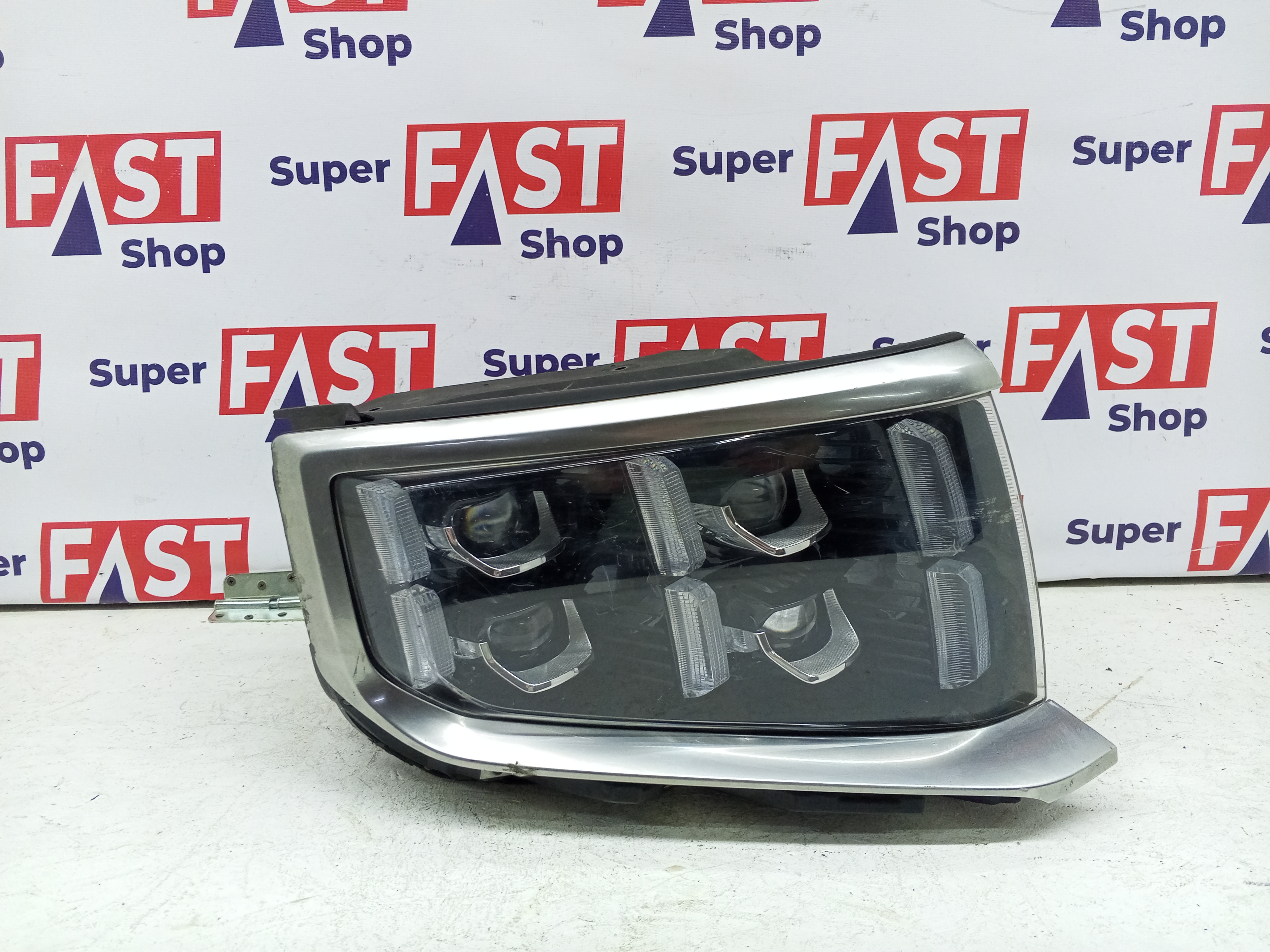 Фара правая Kia Mohave 2019-2024 LED