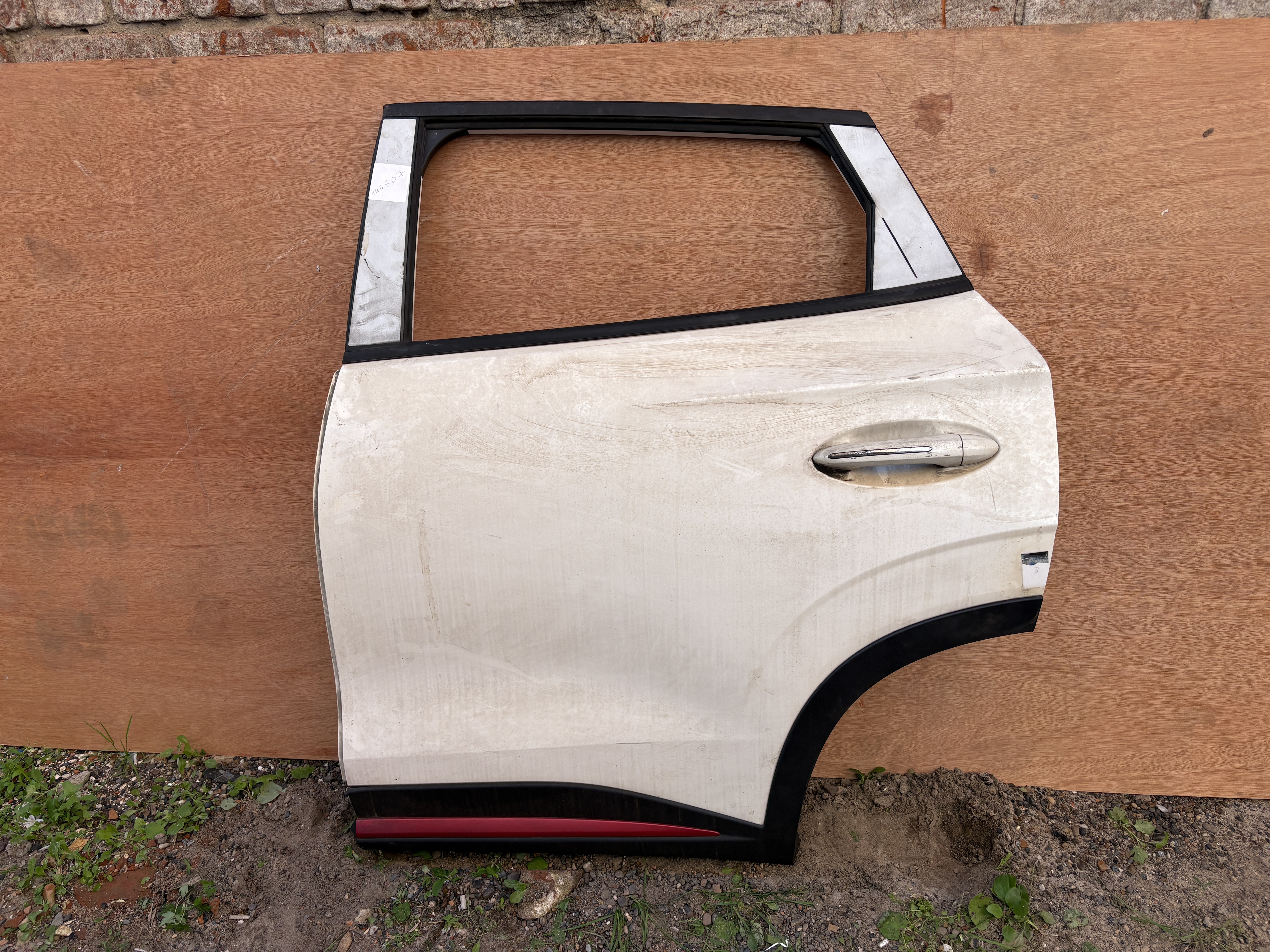 дверь задняя левая OMODA C5 в сборе