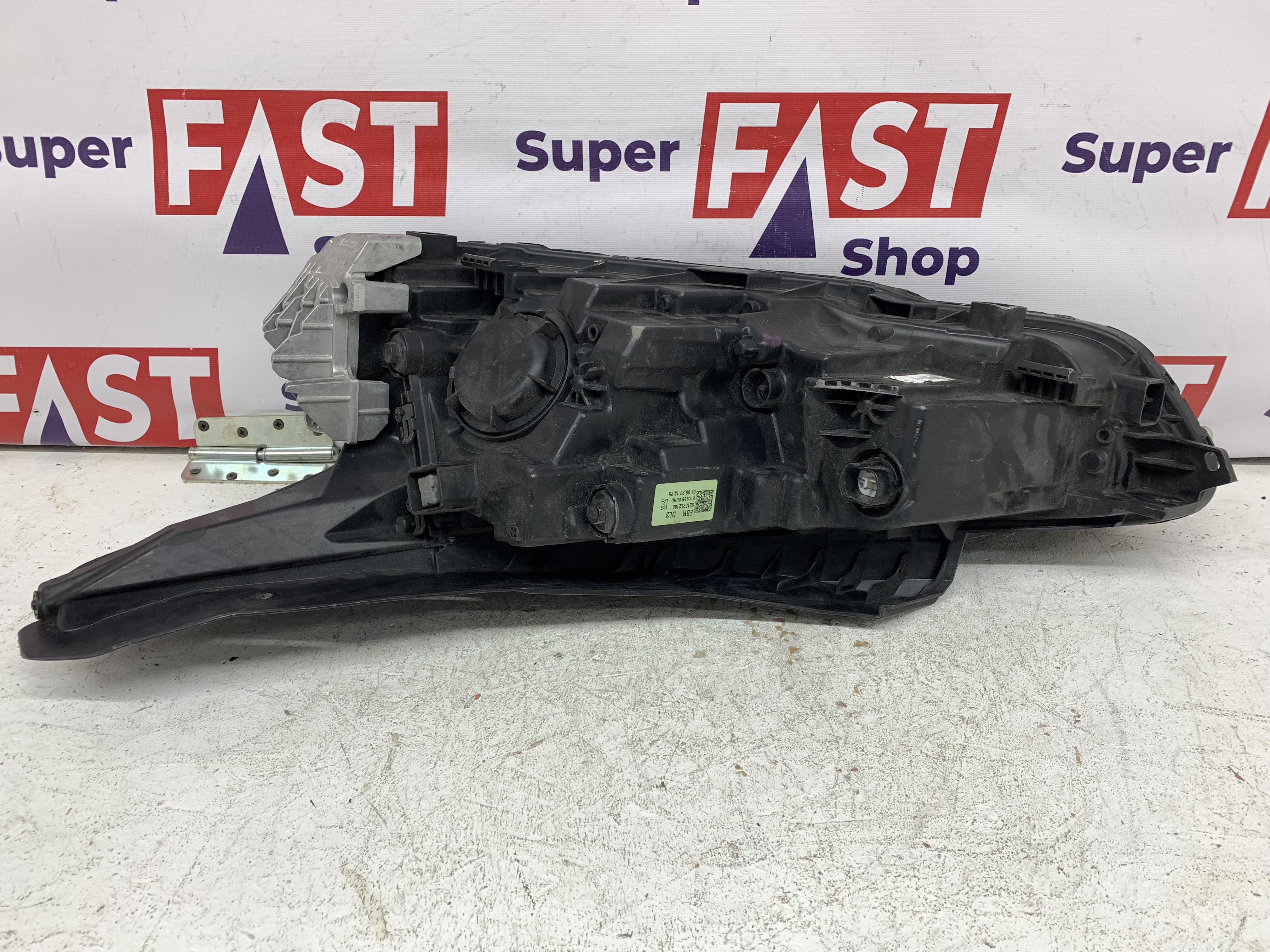 Kia K5 фара правая LED на 3 линзы оригинал бу