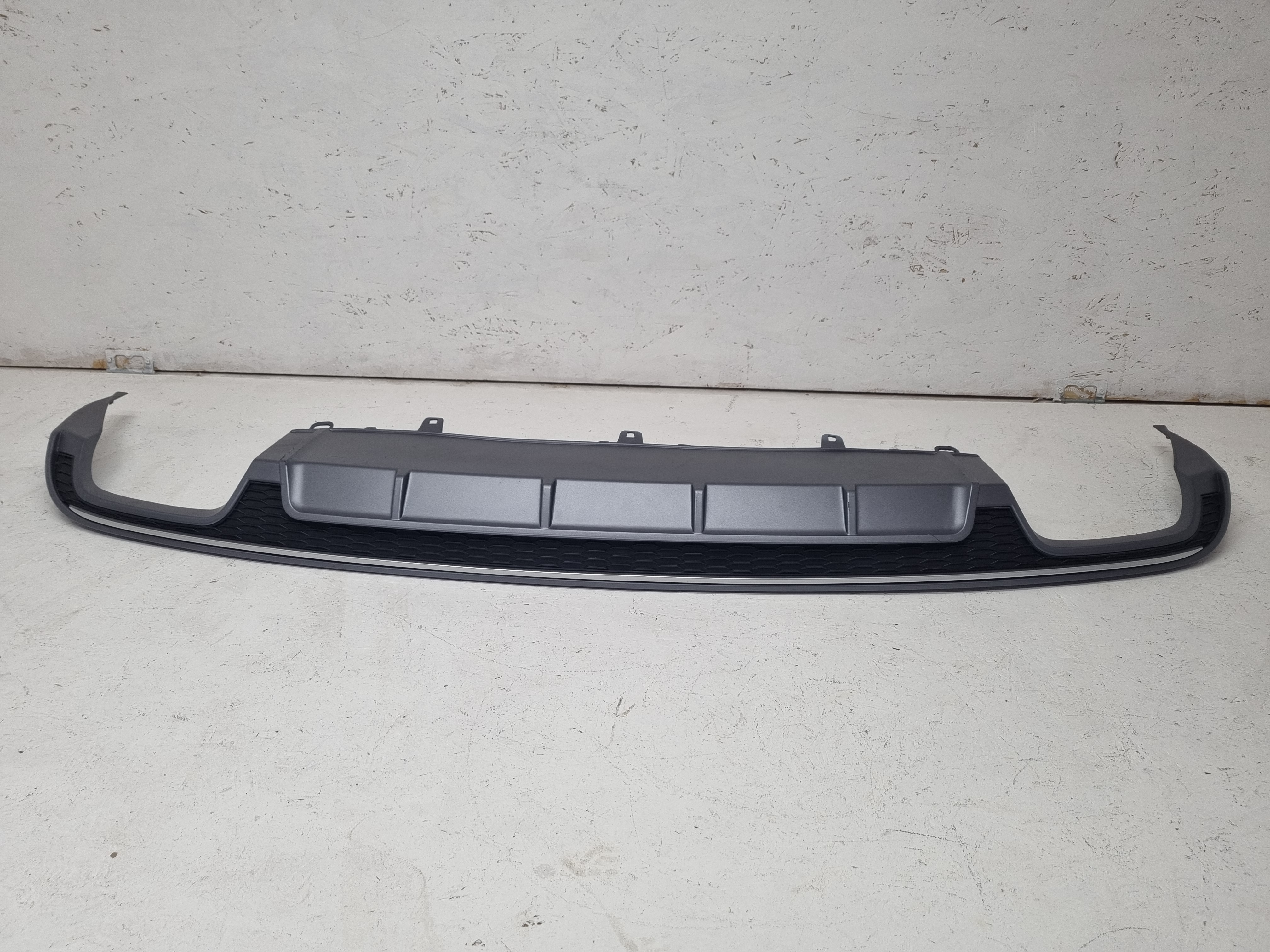 Дефект 17 Audi A6 C7 рестайлинг S6 диффузор в обычный бампер