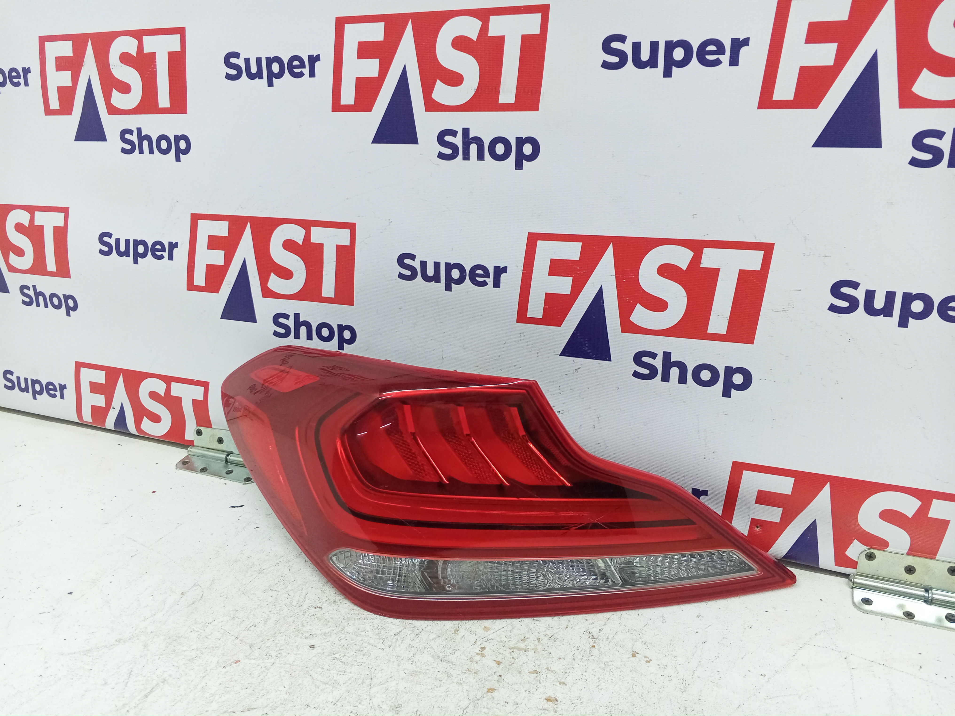 задний левый фонарь Genesis G70 2017-2021 дефект