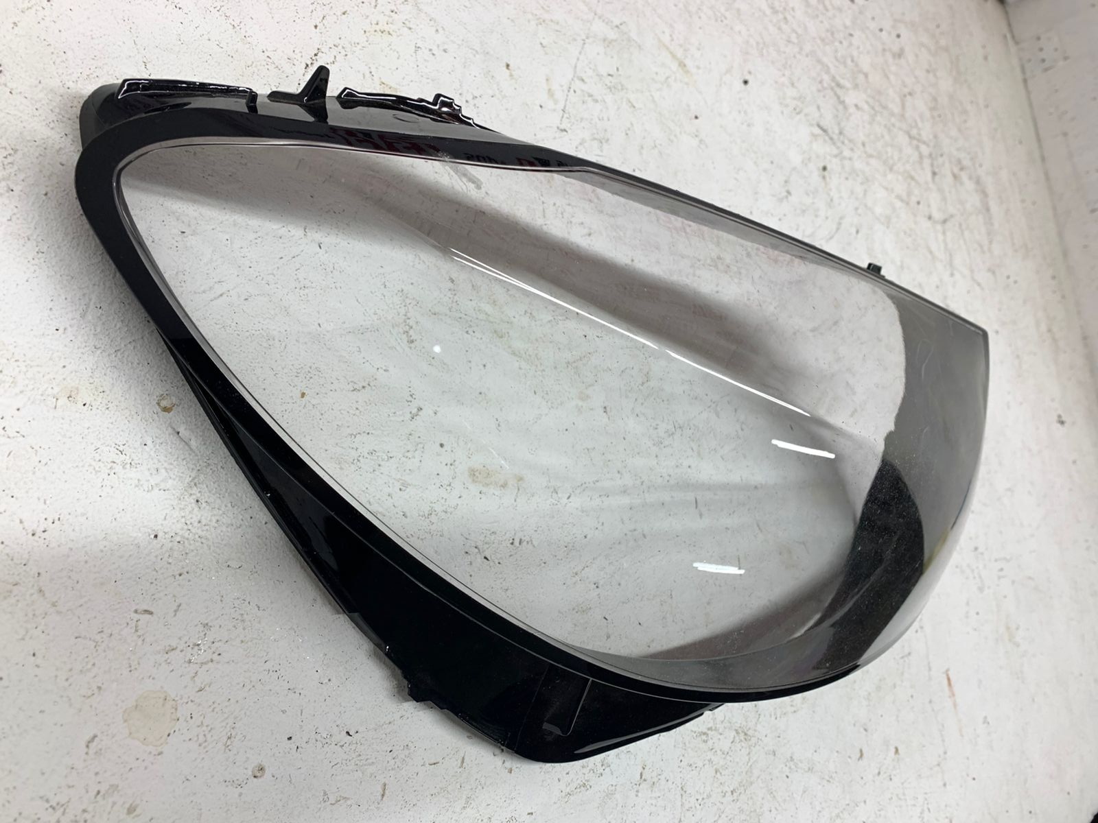 Дефект 2 Mercedes W205 дорестайлинг стекло правое для фары