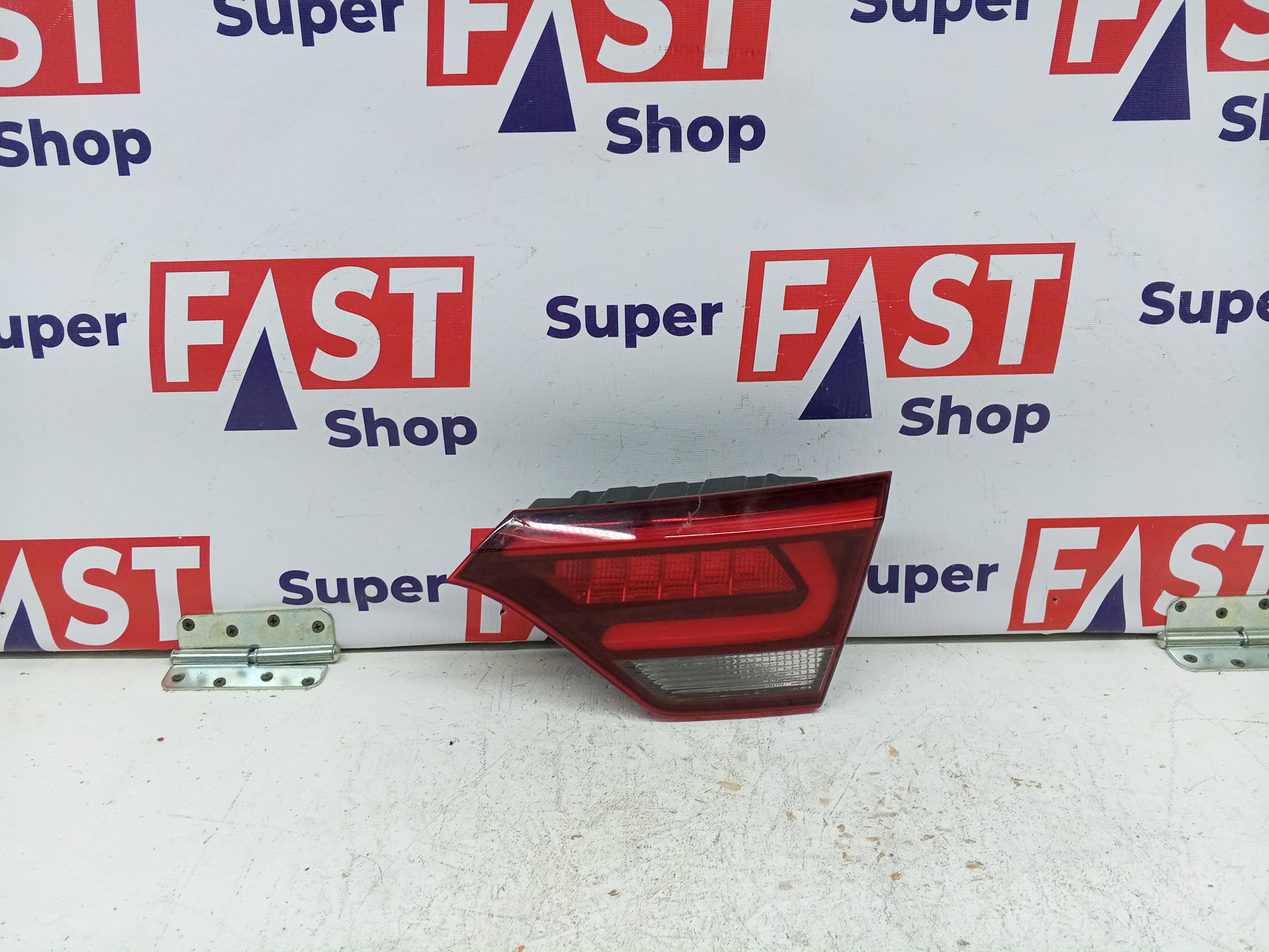 Kia Rio 4 фонарь правый LED в крышку