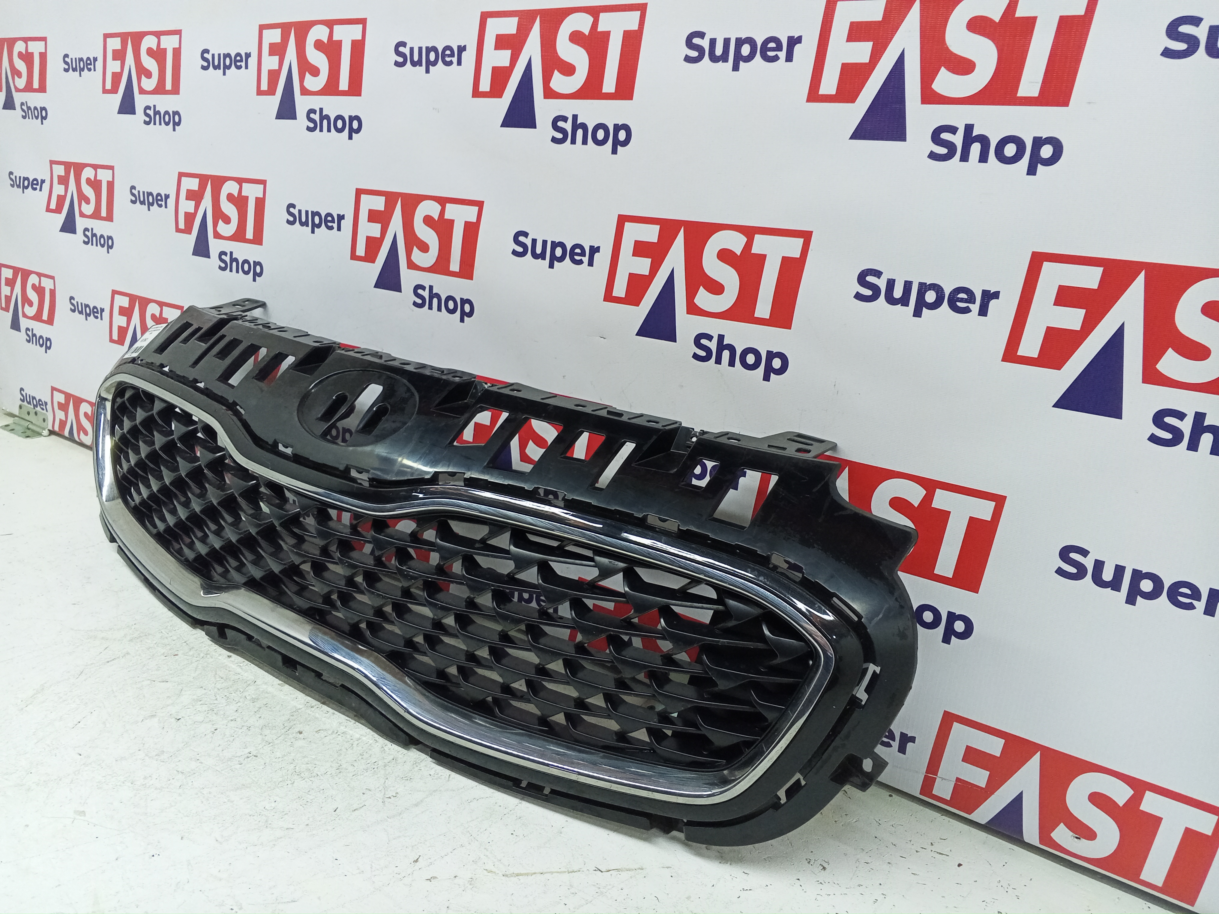 Kia Sportage 4 рест решетка радиатора USA