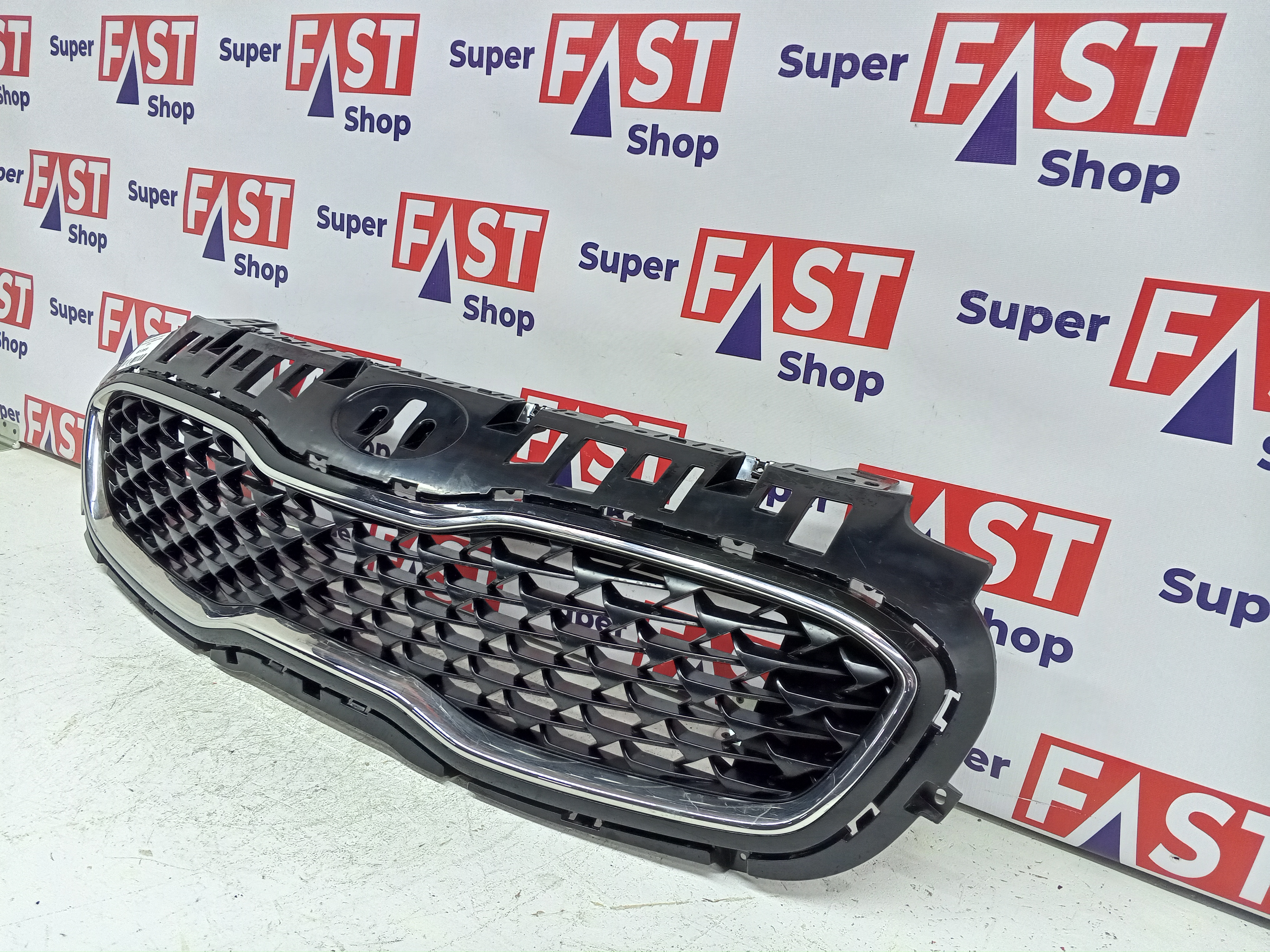 Kia Sportage 4 рест решетка радиатора USA