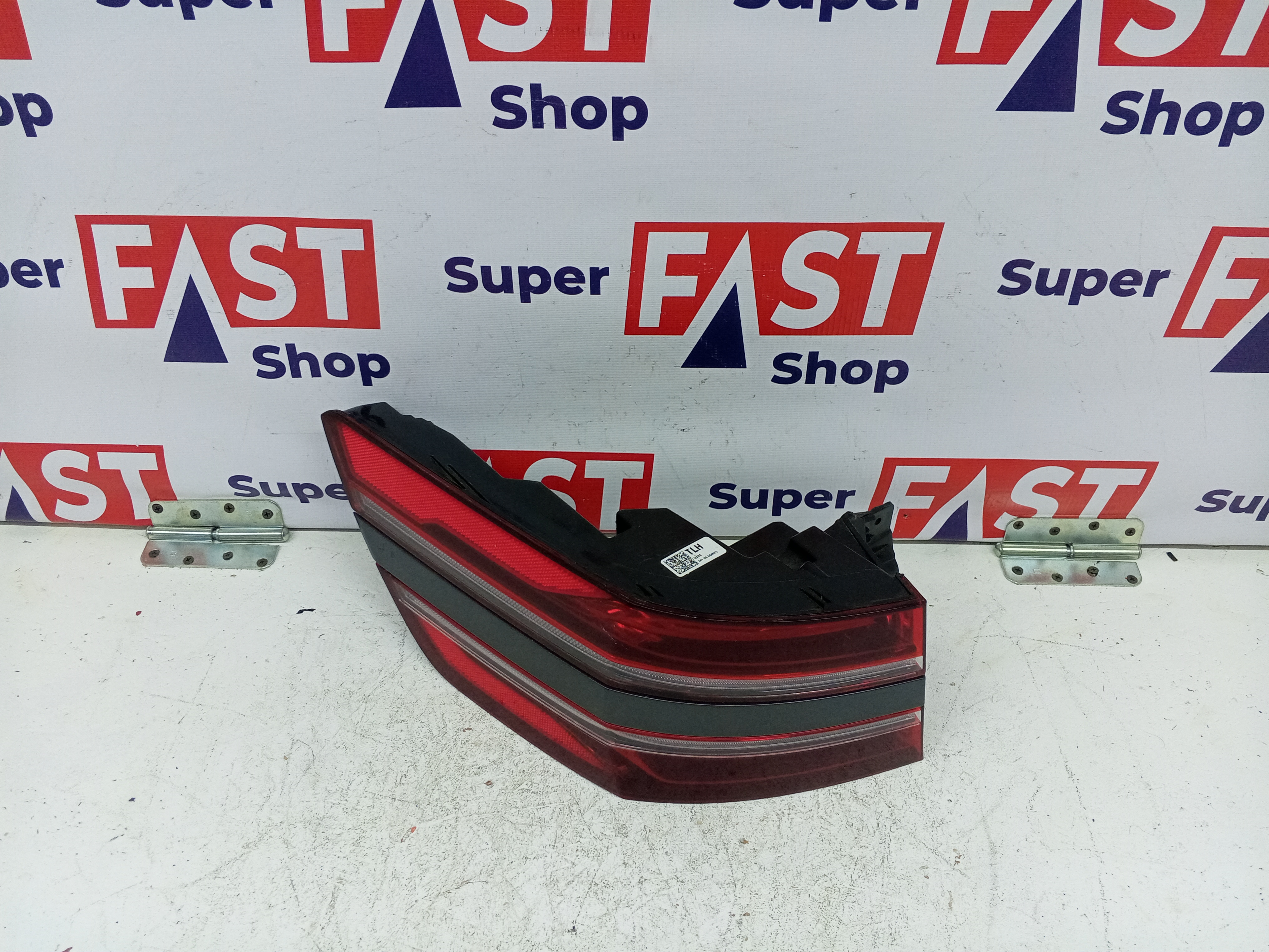 Genesis GV80 задний левый фонарь