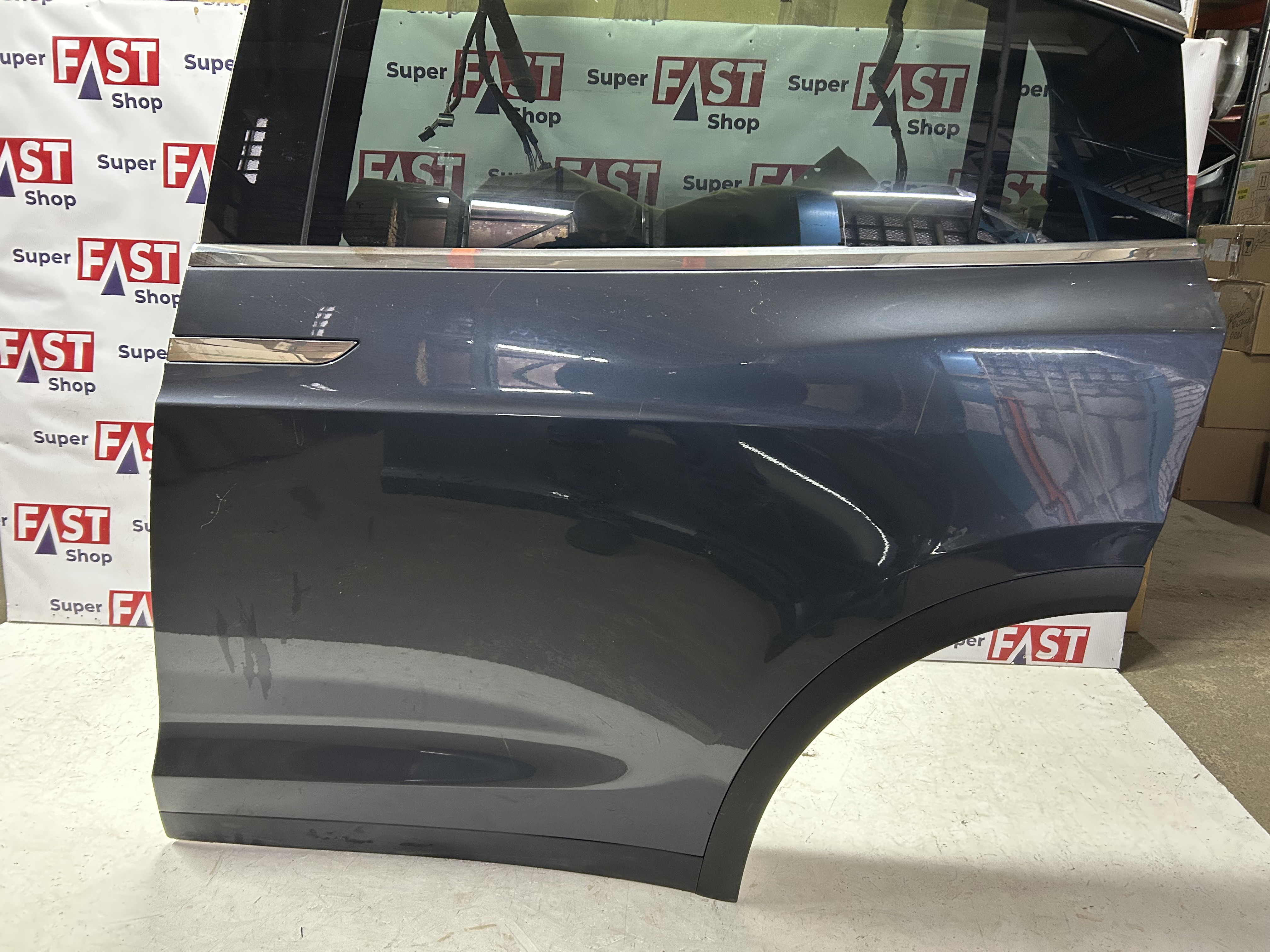 Дверь задняя левая Tesla Model X 2015