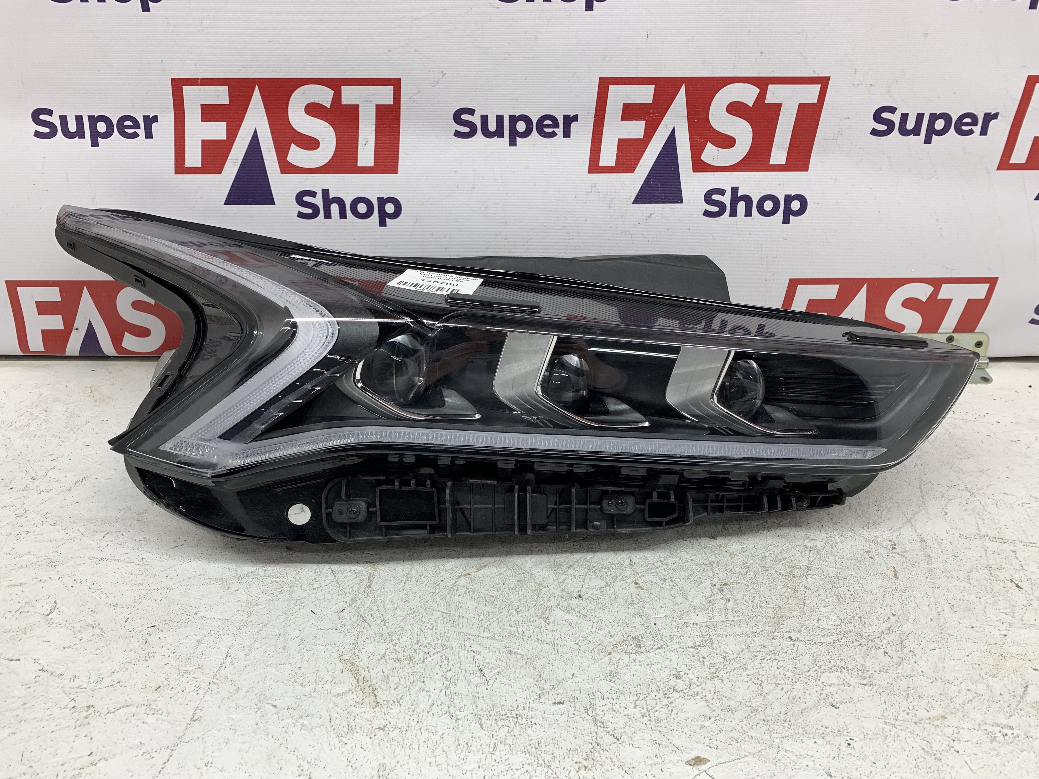 Kia K5 фара правая LED на 3 линзы оригинал бу