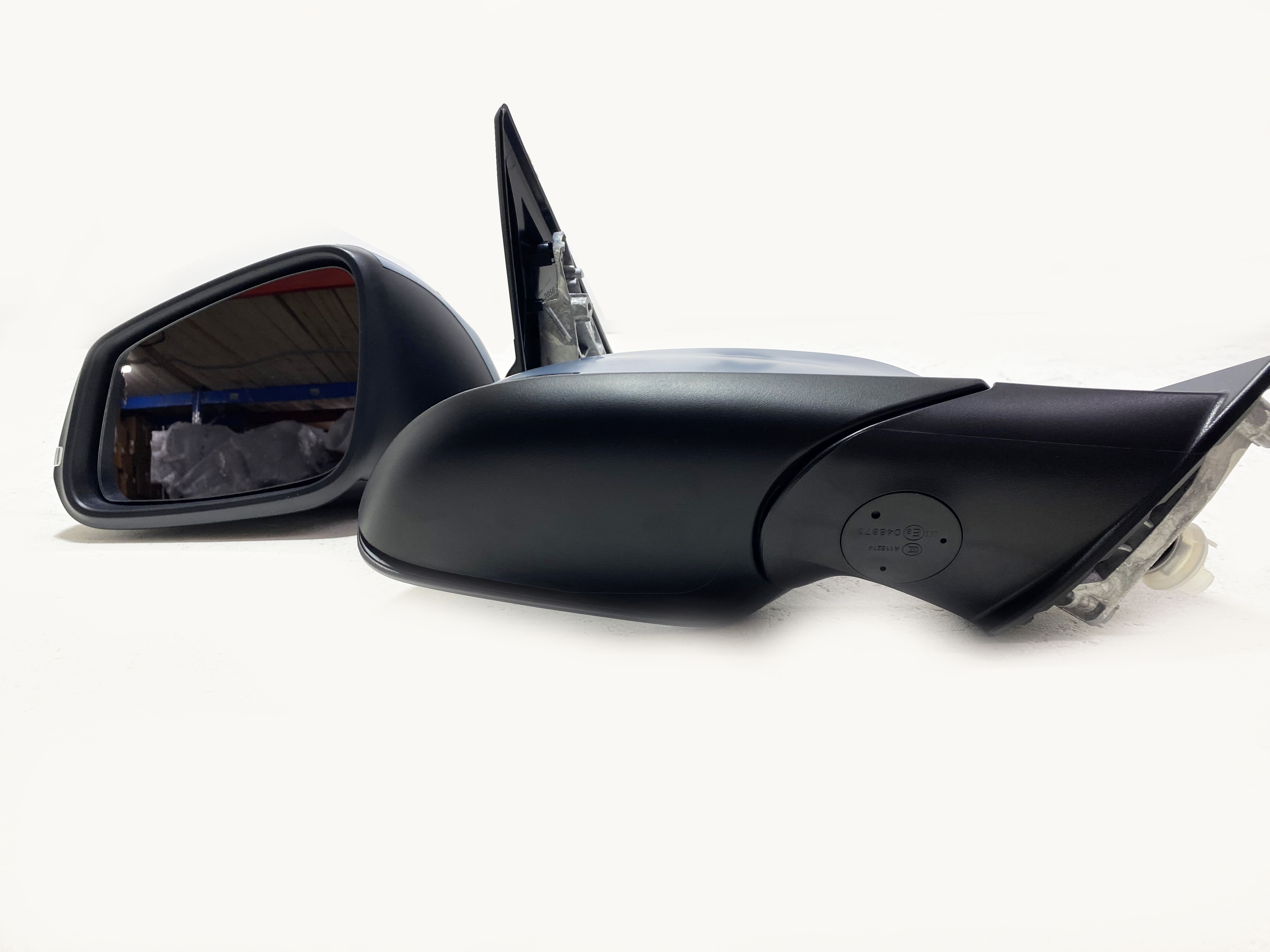 BMW X1 E84 рестайлинг 2012-2015 зеркало правое (левый руль)