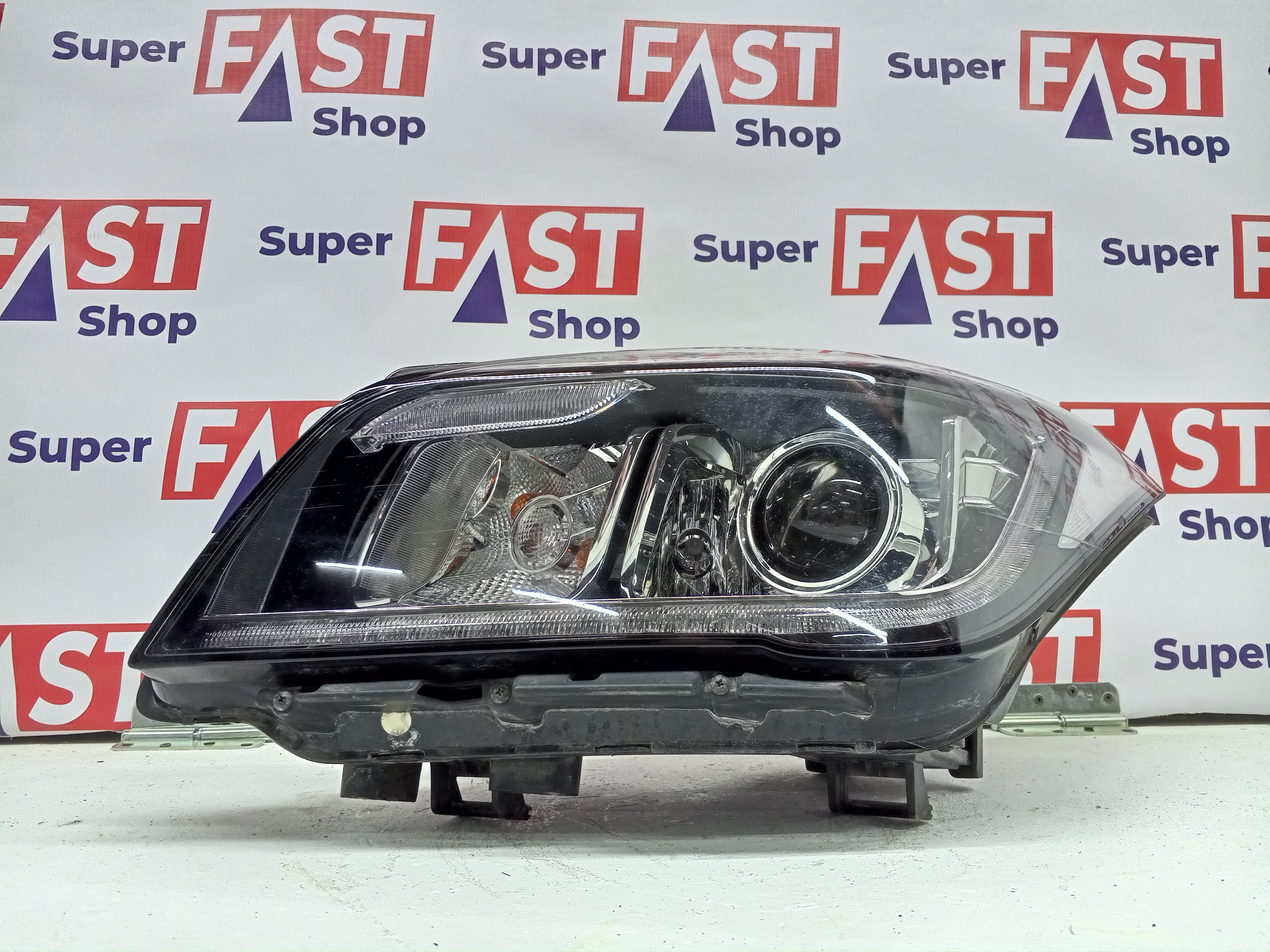 левая фара Genesis G80 ксенон 2016-2020