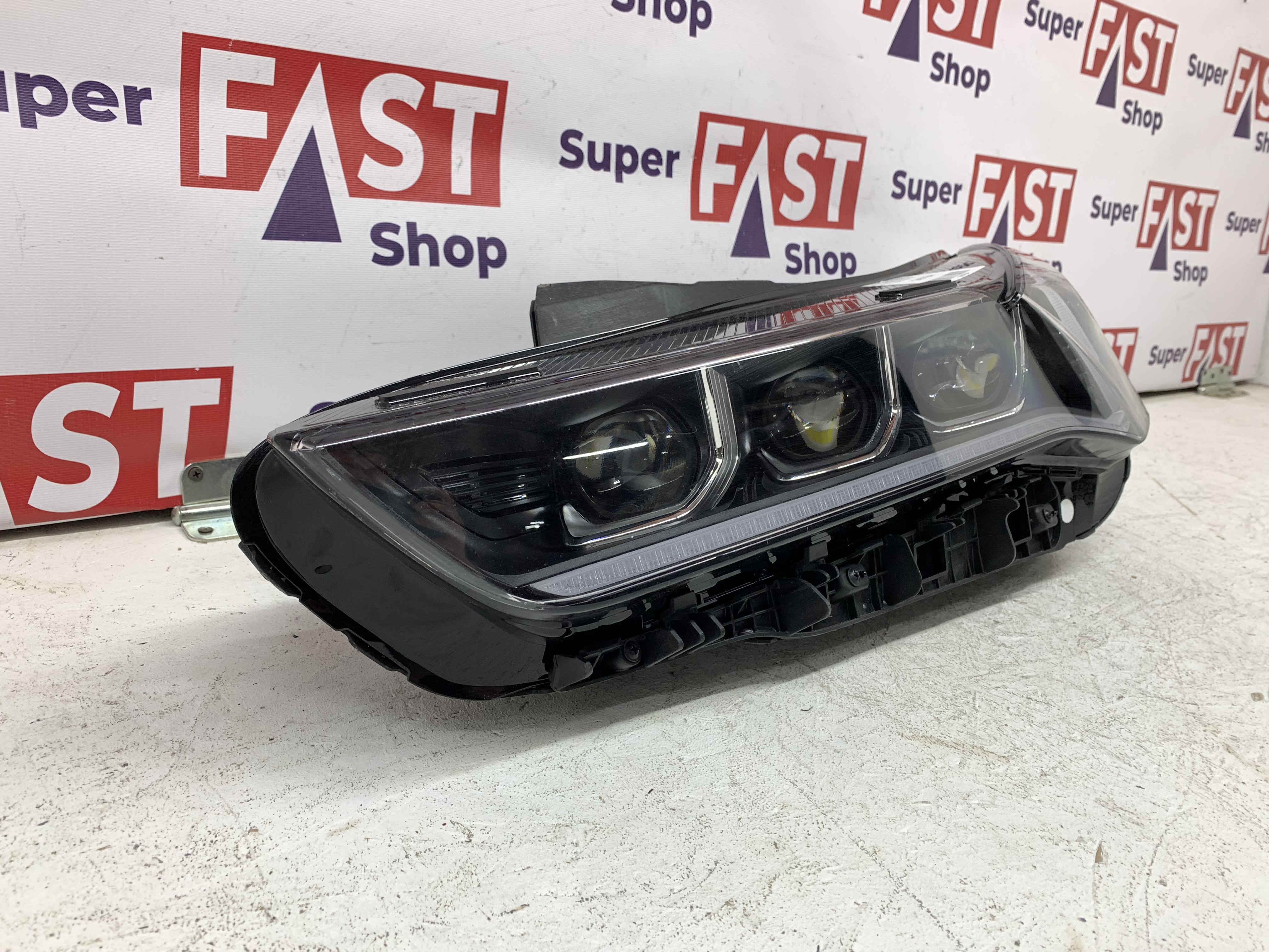 Kia K5 фара левая LED на 3 линзы оригинал бу