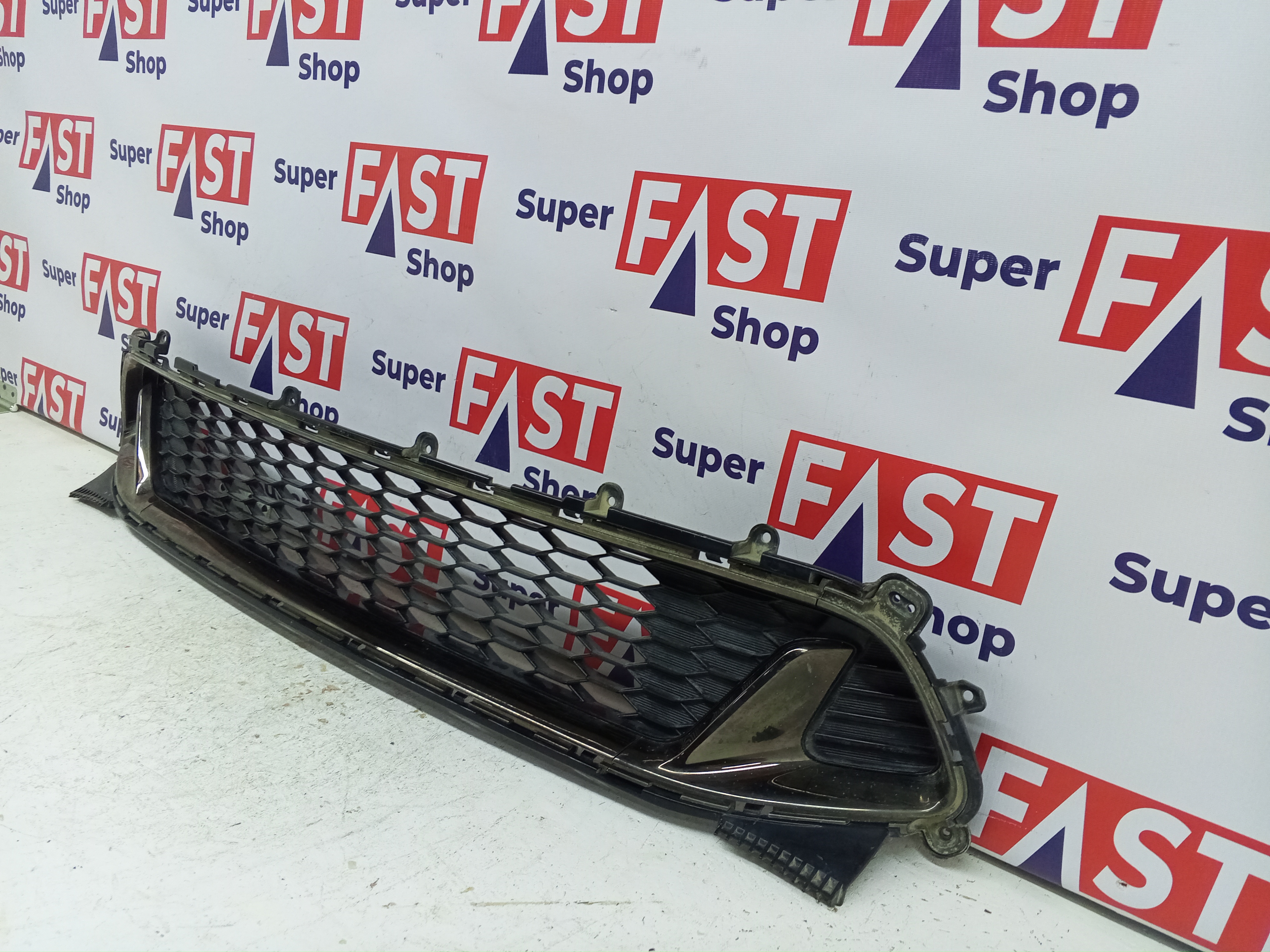 Kia Stinger GT нижняя решетка в передний бампер