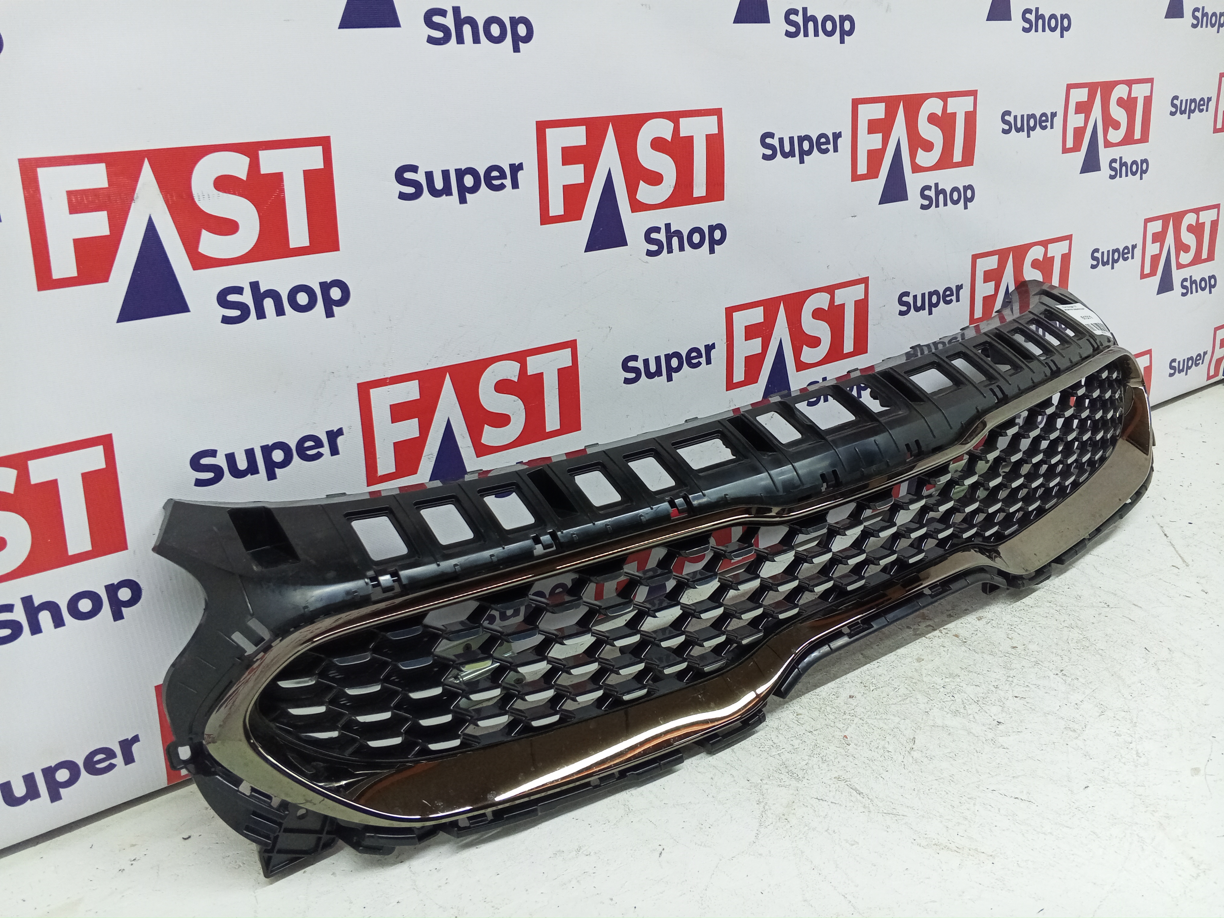 Kia Stinger GT решетка радиатора