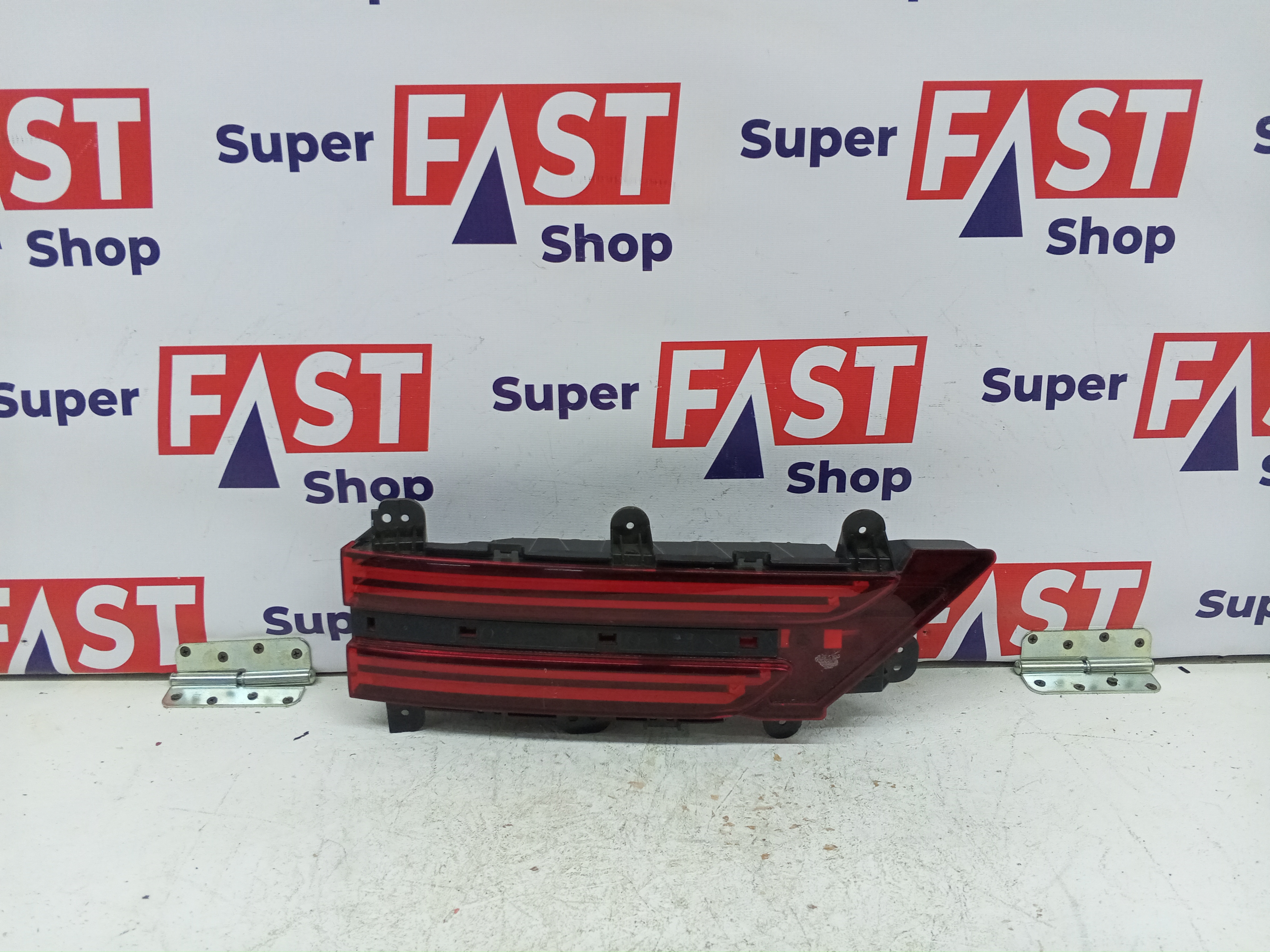 фонарь задний левый в крышку Genesis GV70