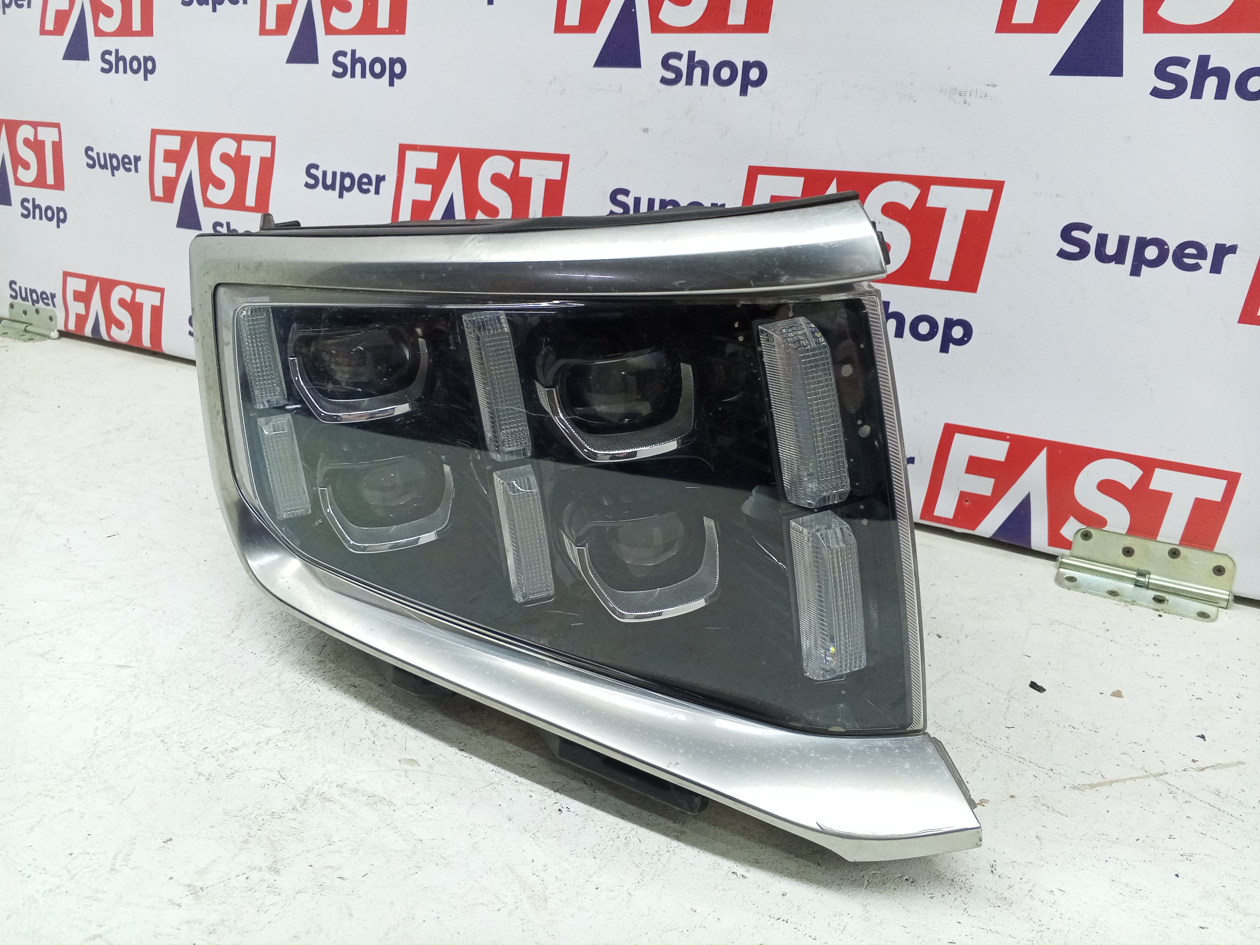 Фара правая Kia Mohave 2019-2024 LED