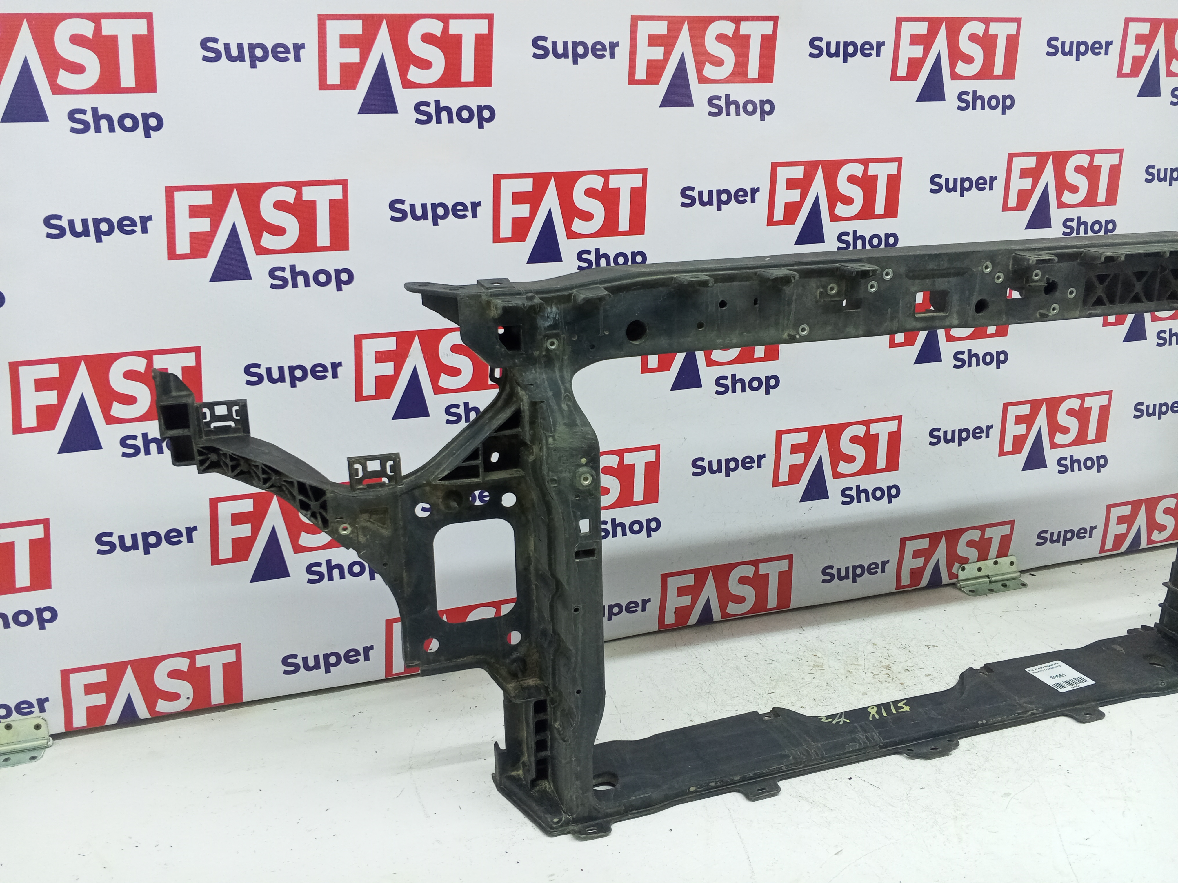 Kia XCeed передняя панель / телевизор