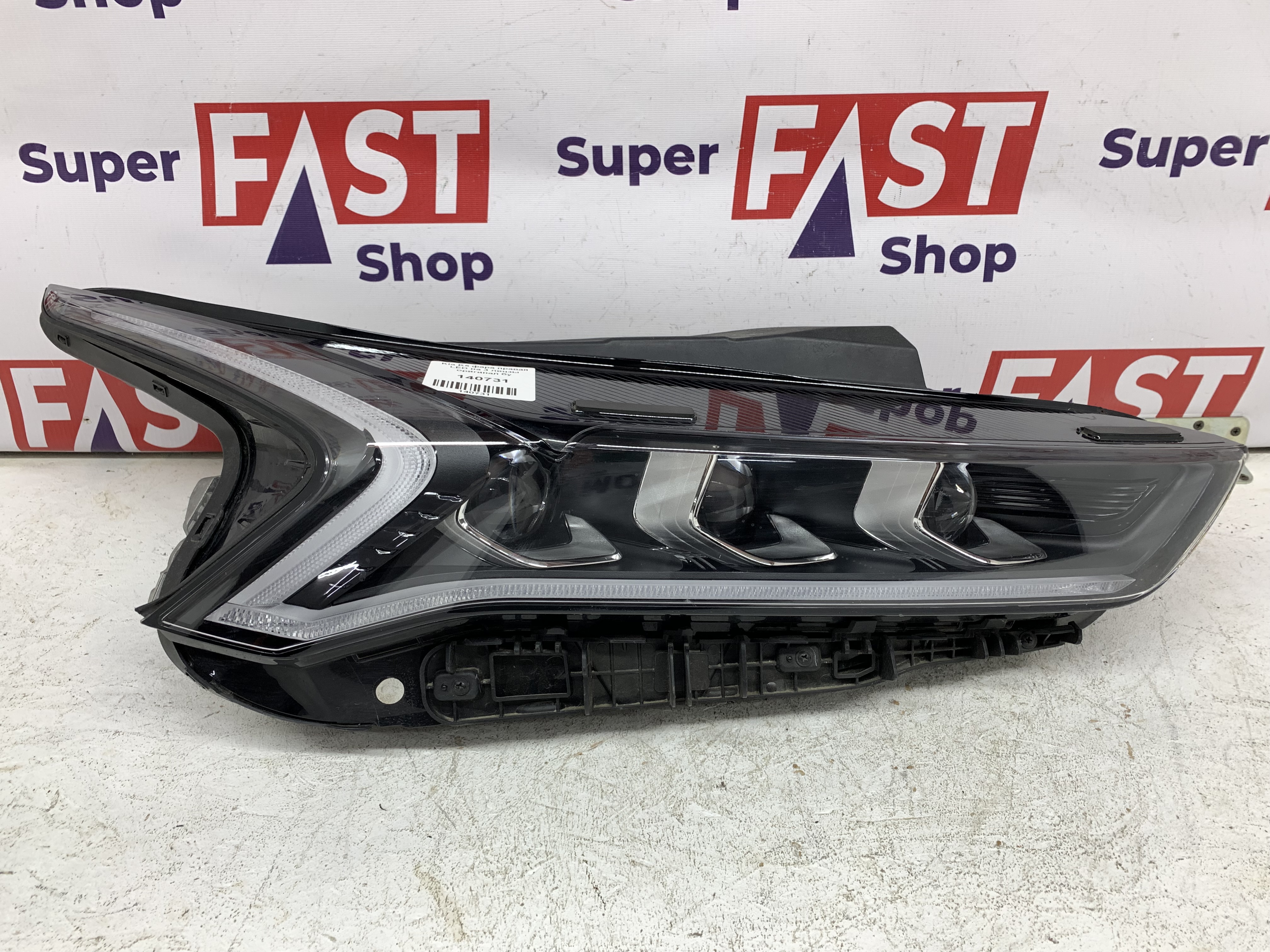 Kia K5 фара правая LED на 3 линзы оригинал бу