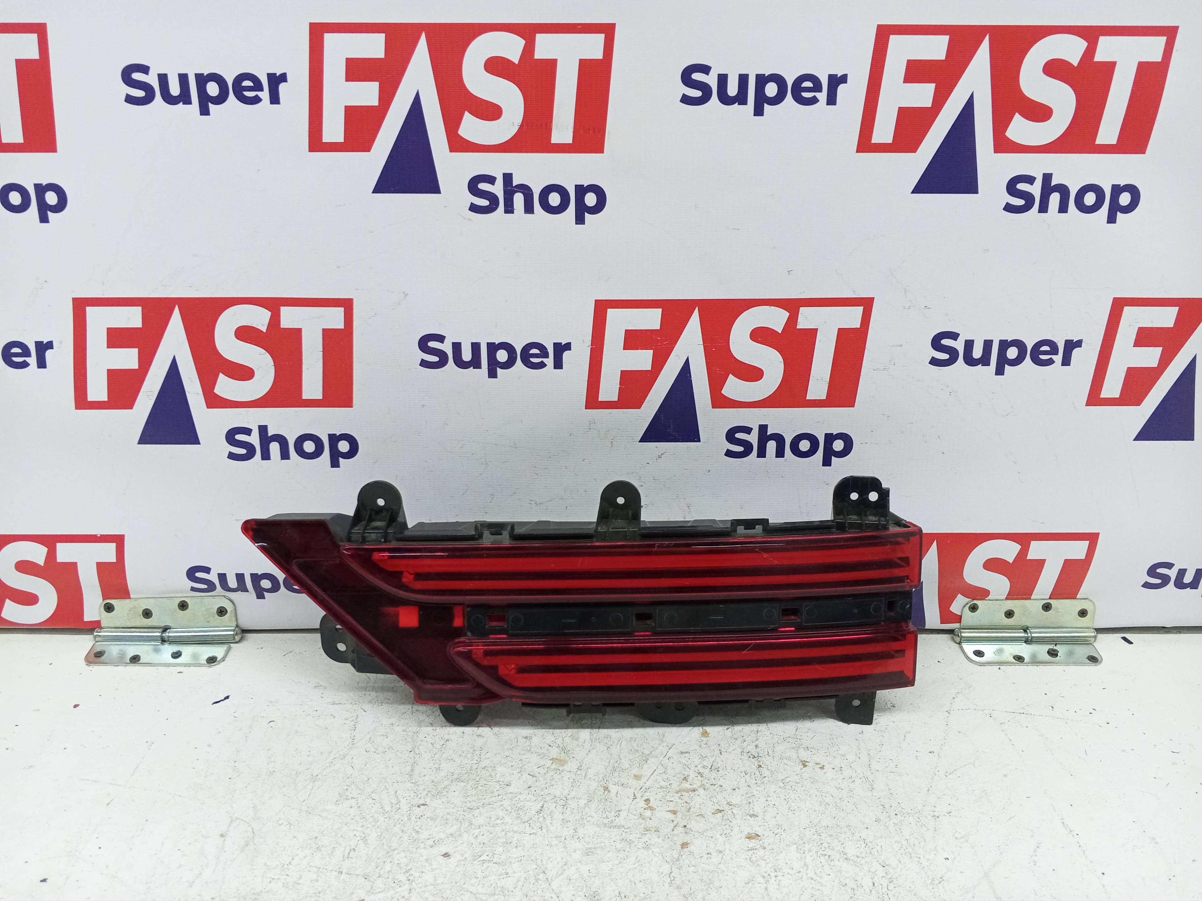 фонарь задний правый в крышку Genesis GV70