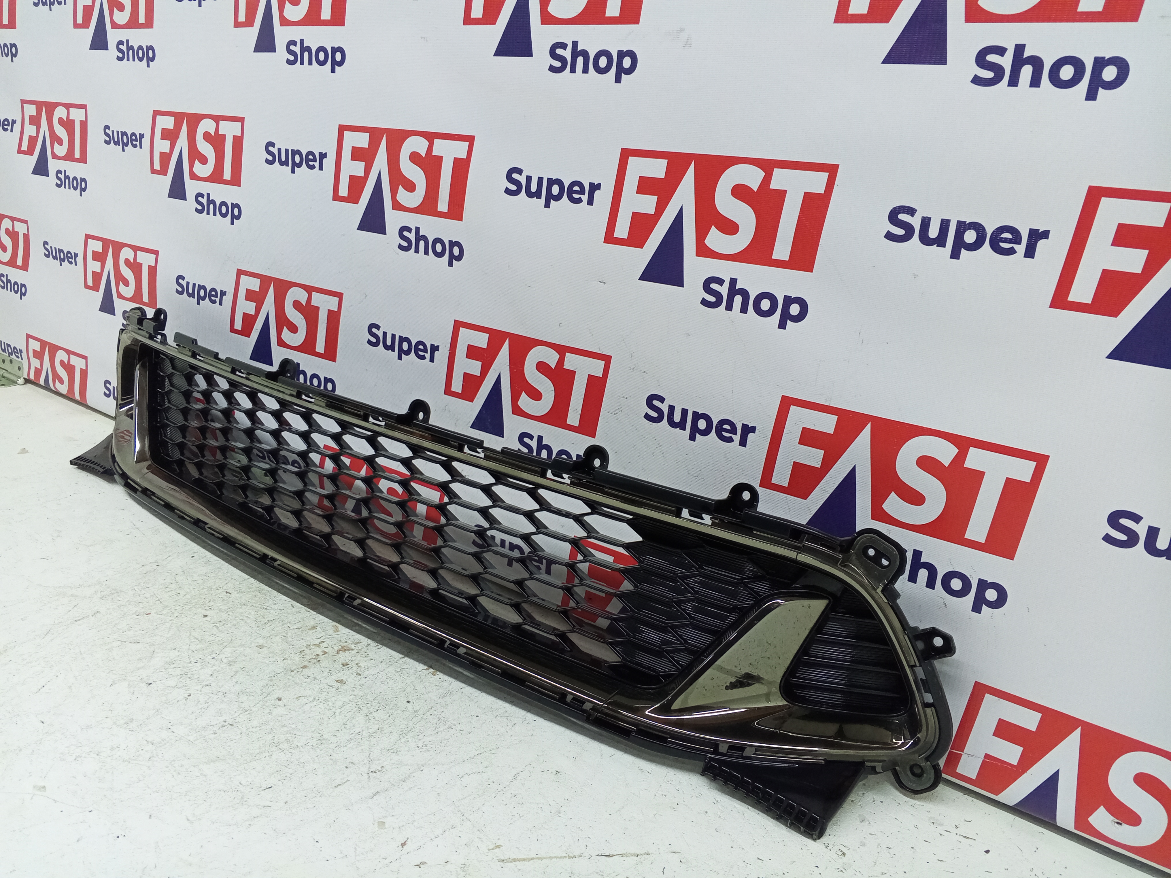 Kia Stinger GT нижняя решетка в передний бампер