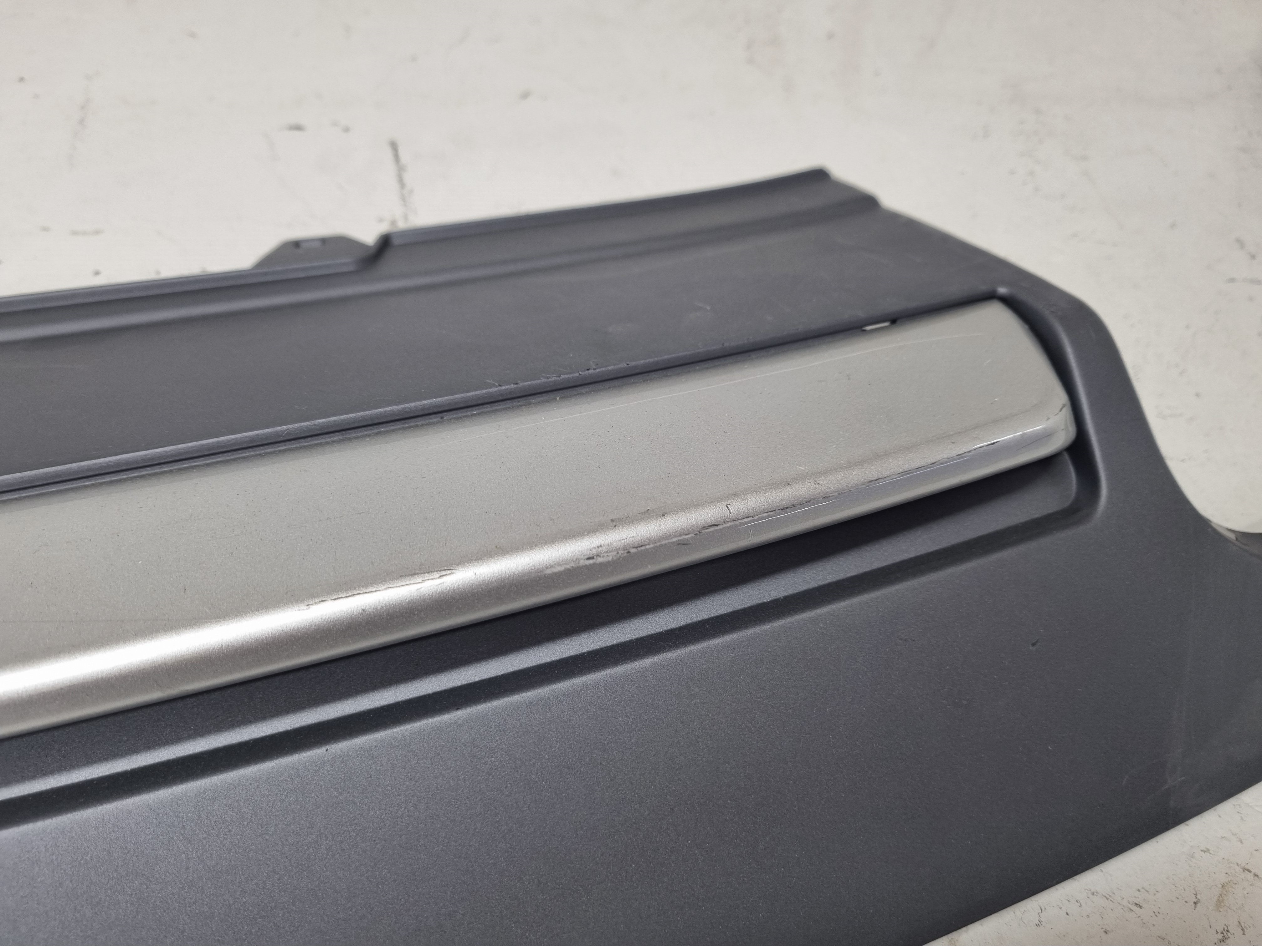 Дефект 19 Audi A5 8T дорестайлинг диффузор S5 в обычный бампер лифтбек