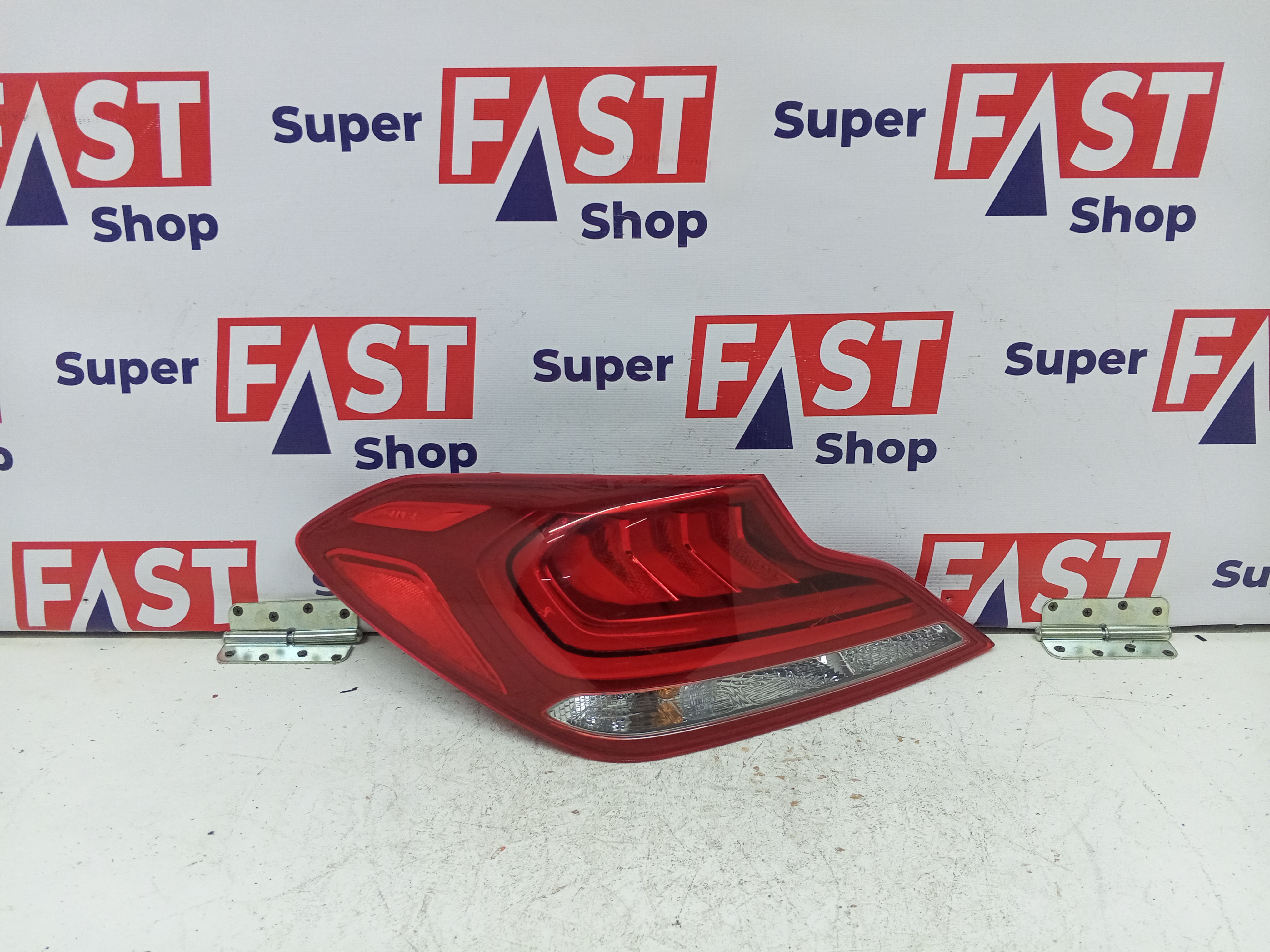 задний левый фонарь Genesis G70 2017-2021 дефект