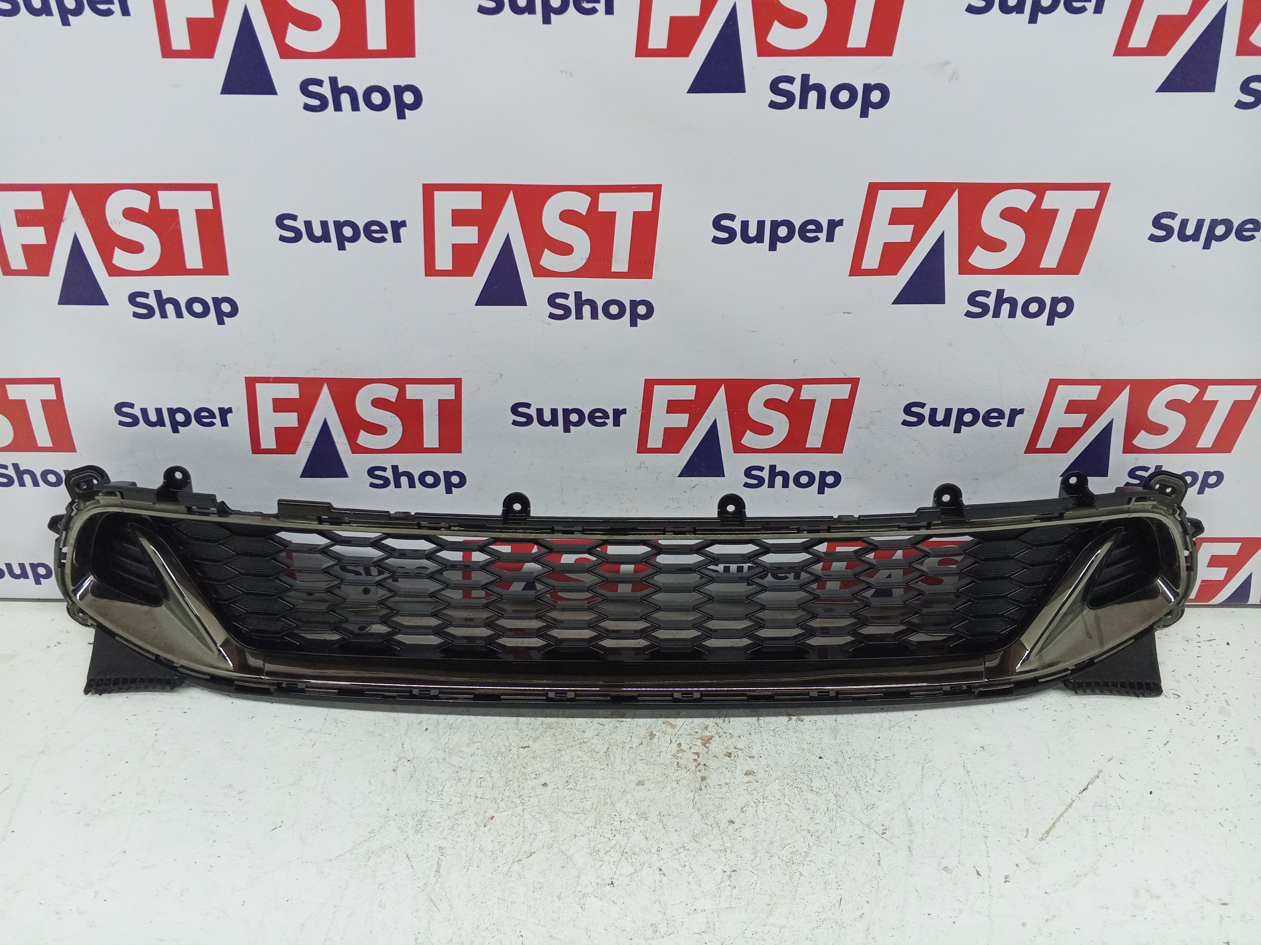 Kia Stinger GT нижняя решетка в передний бампер