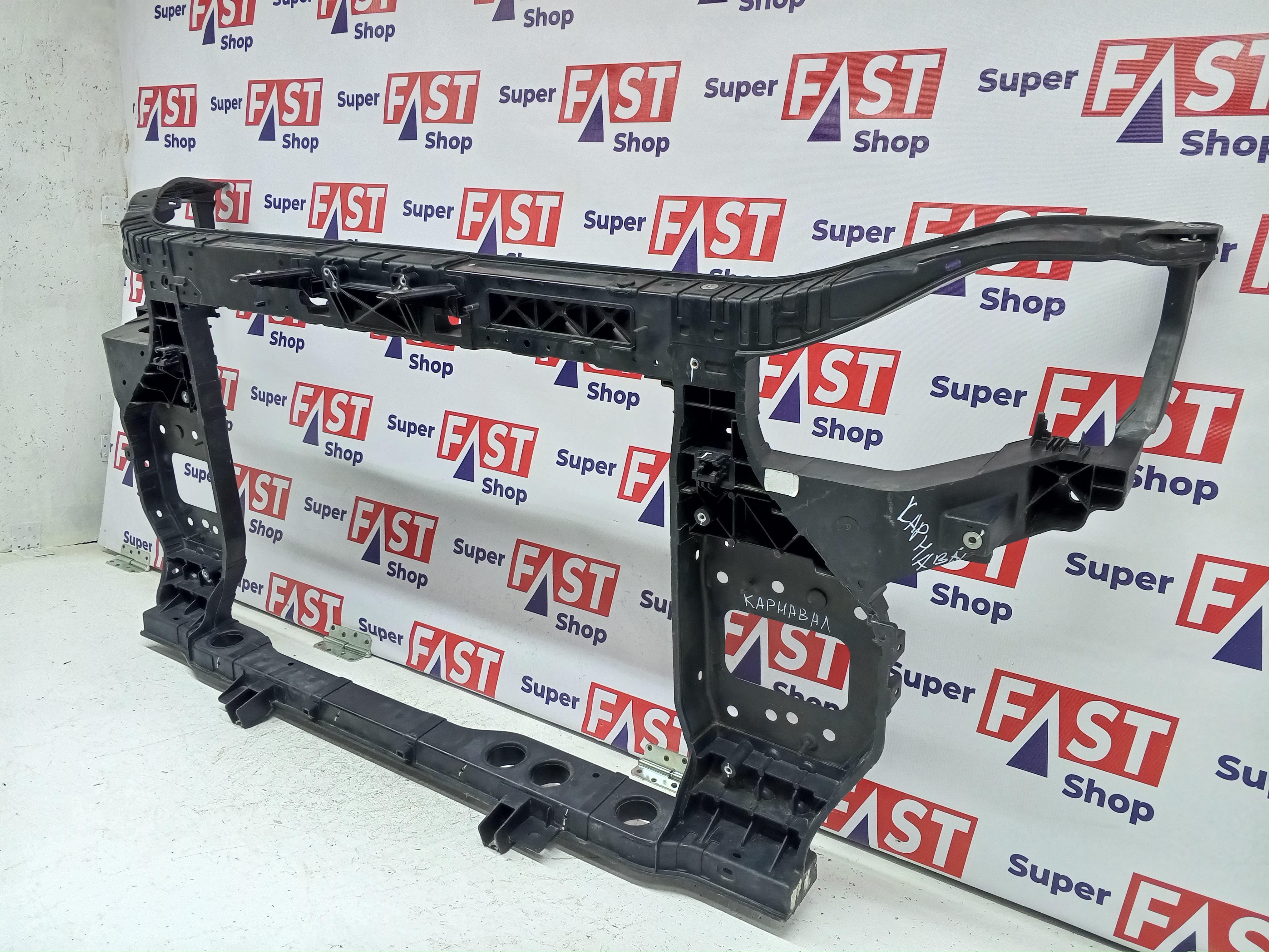 Kia Carnival 4 2020-2023 передняя панель / телевизор