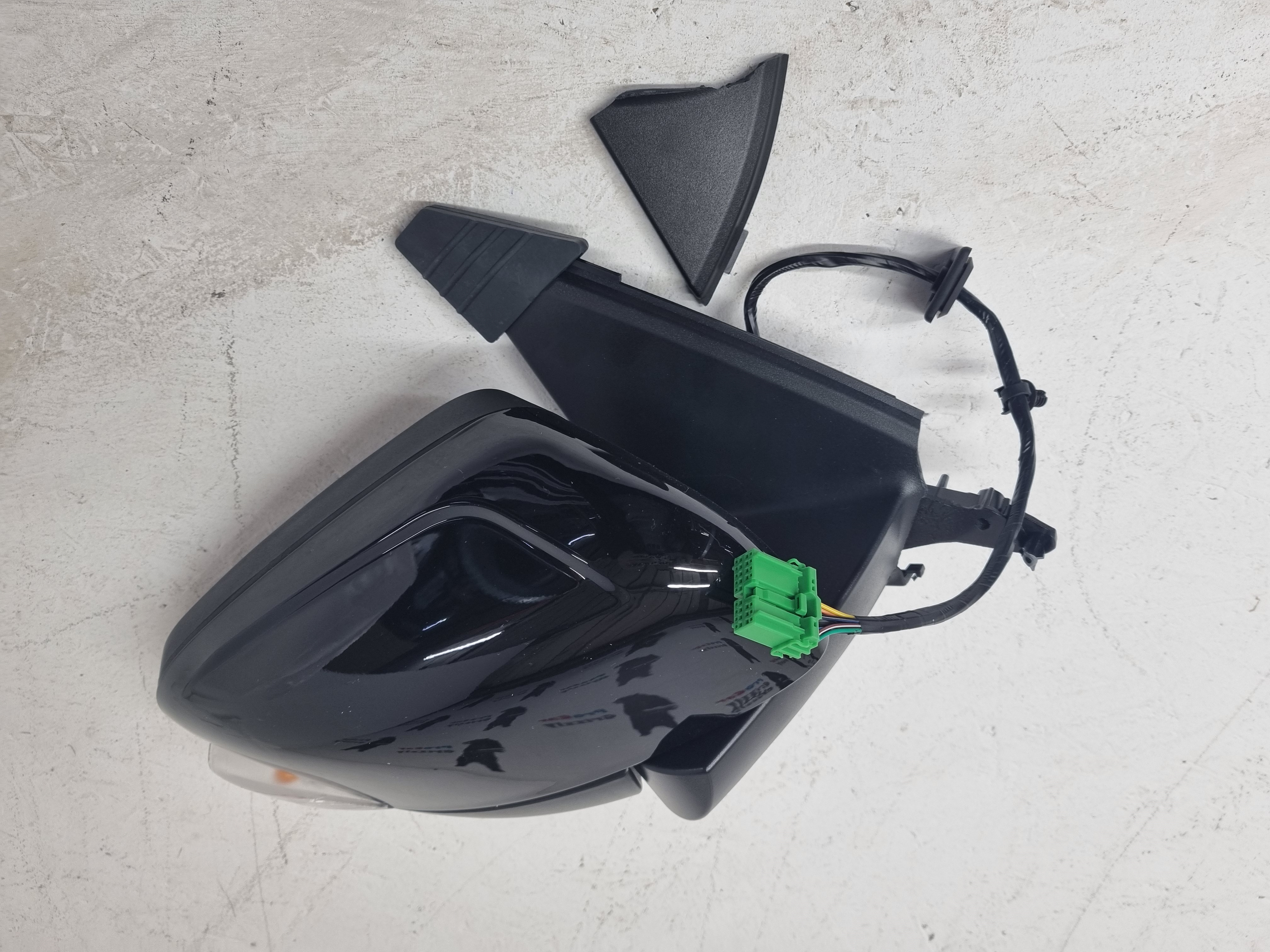 Дефект Volvo XC60 дорестайлинг зеркало правое 12 Pin черное