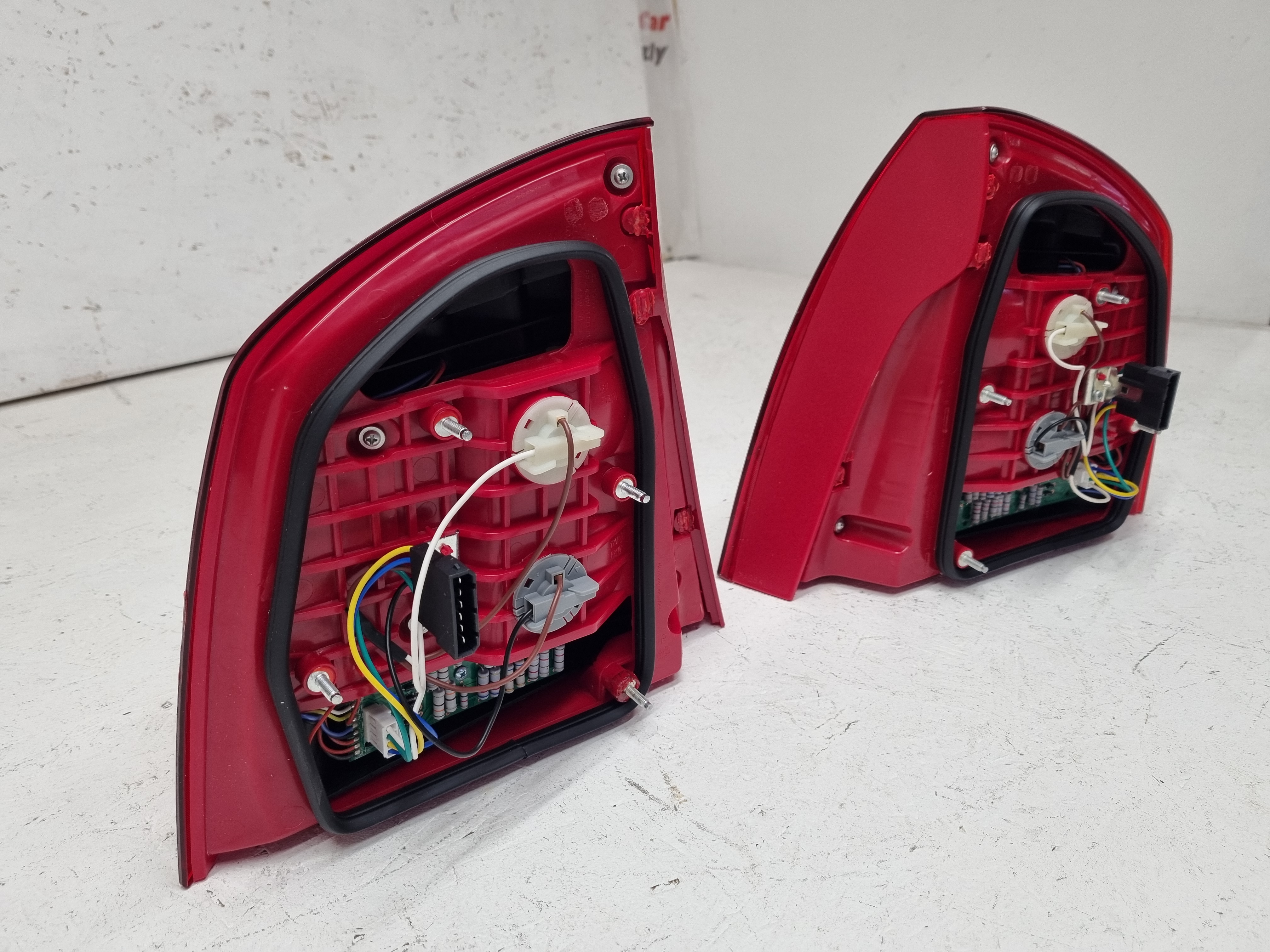 Дефект Skoda Octavia A5 рестайлинг 2008-2013 фонари LED RS