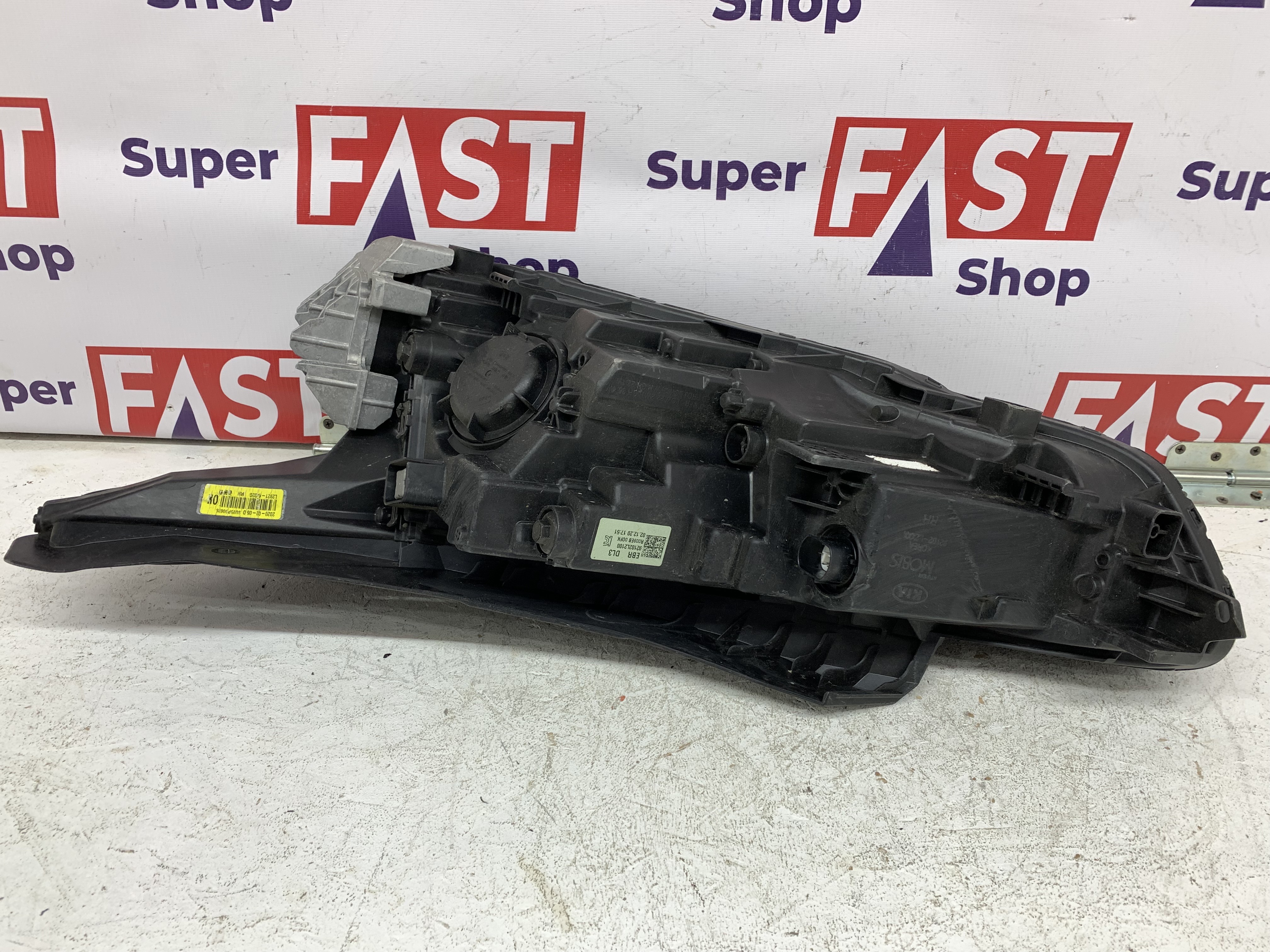 Kia K5 фара правая LED на 3 линзы оригинал бу