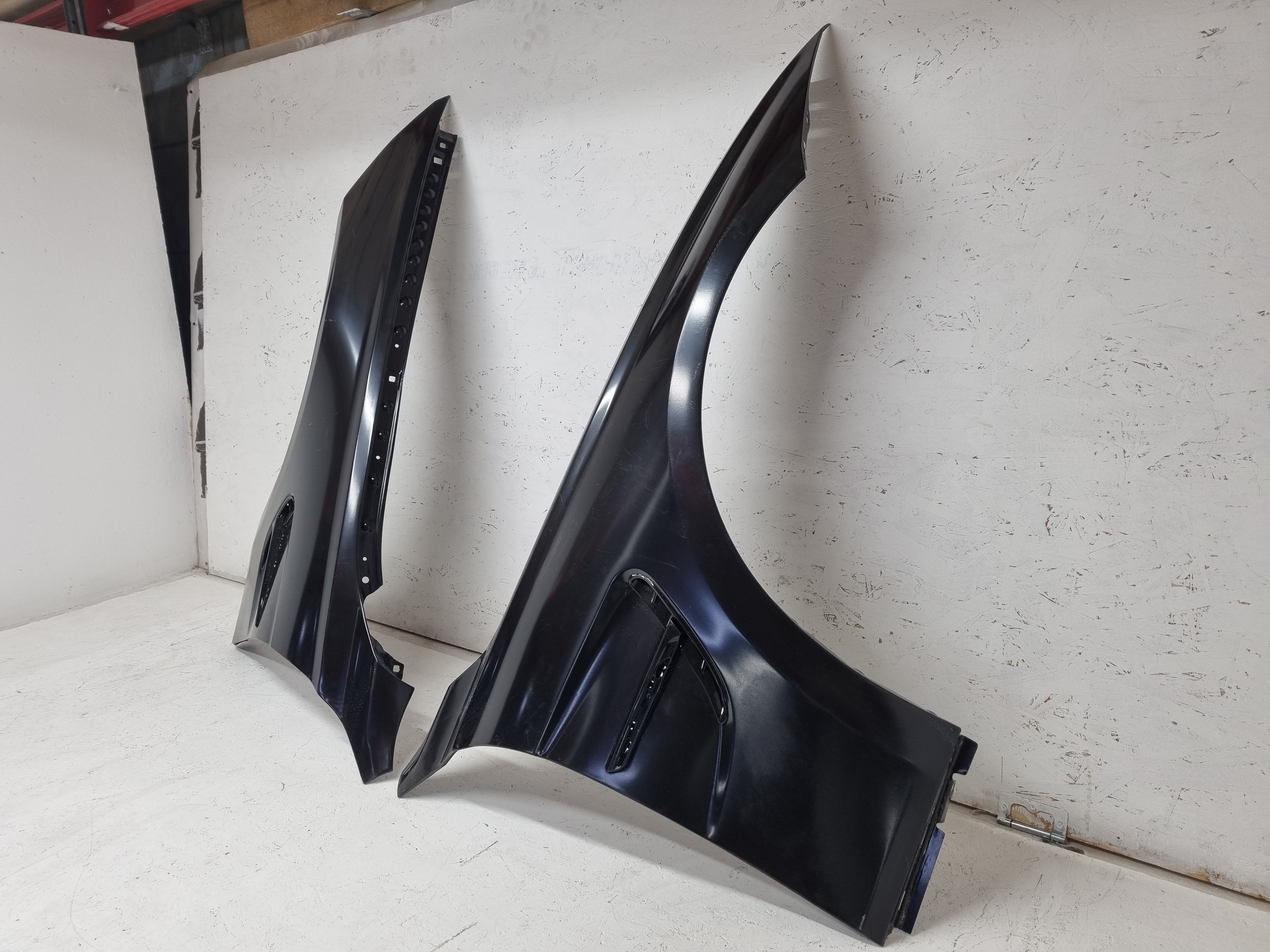 Дефект 2 BMW F30 комплект крыльев M M3 передних для обычной 3