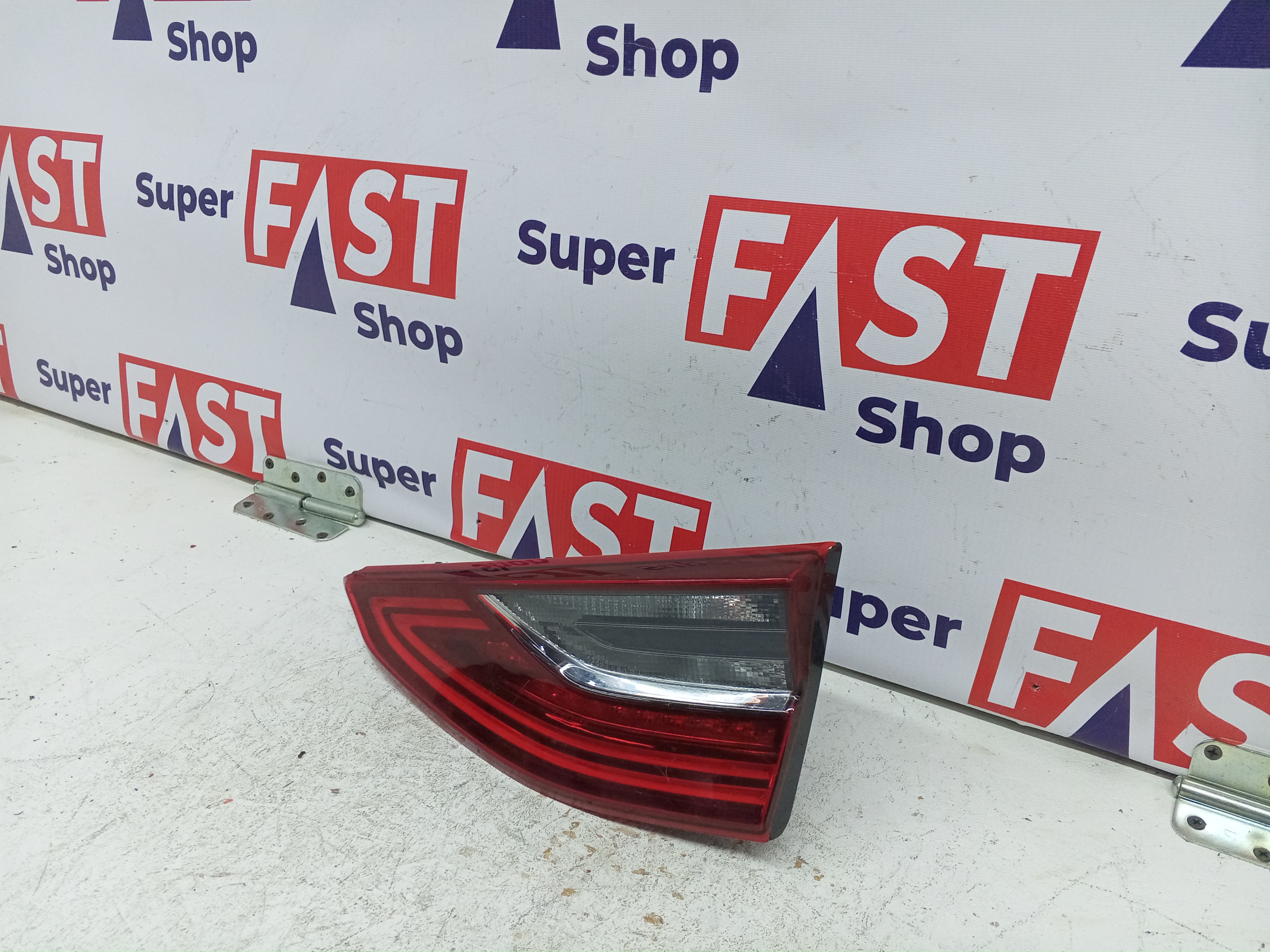 Kia Ceed 3 фонарь правый в крышку LED