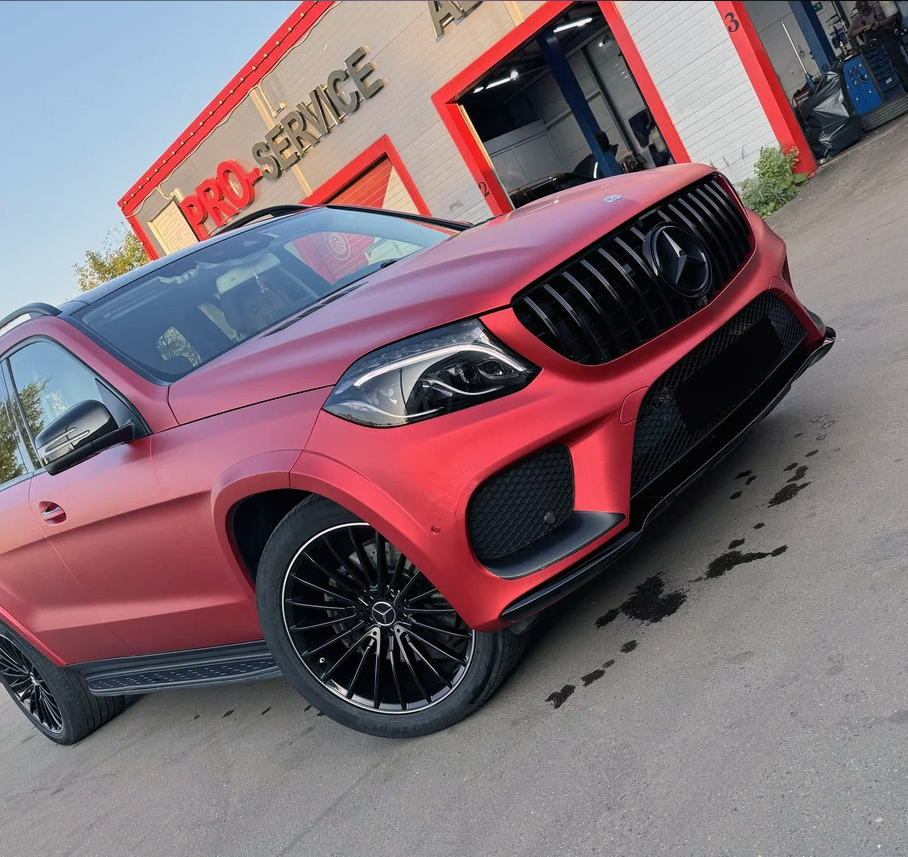 Mercedes GLS X166 решетка радиатора GT черная