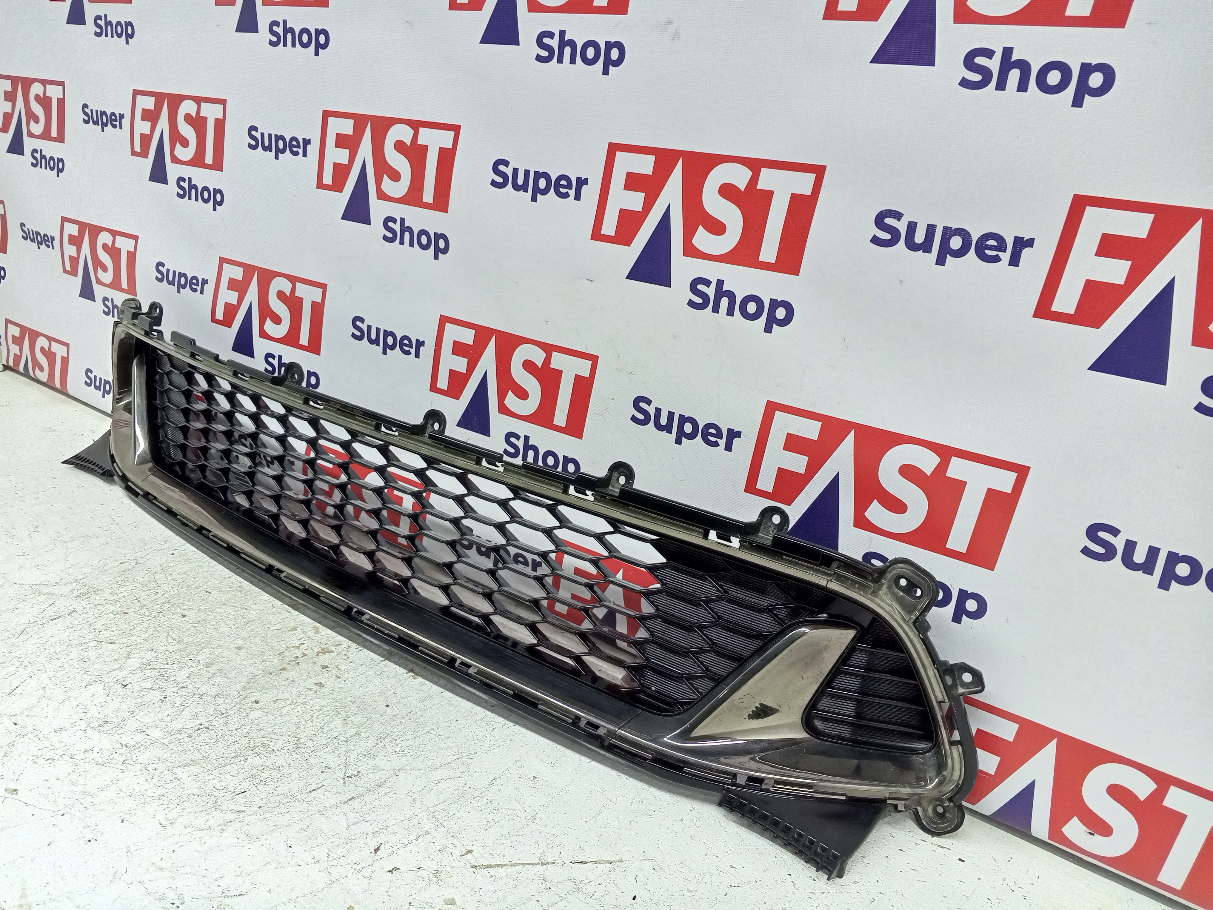 Kia Stinger GT нижняя решетка в передний бампер