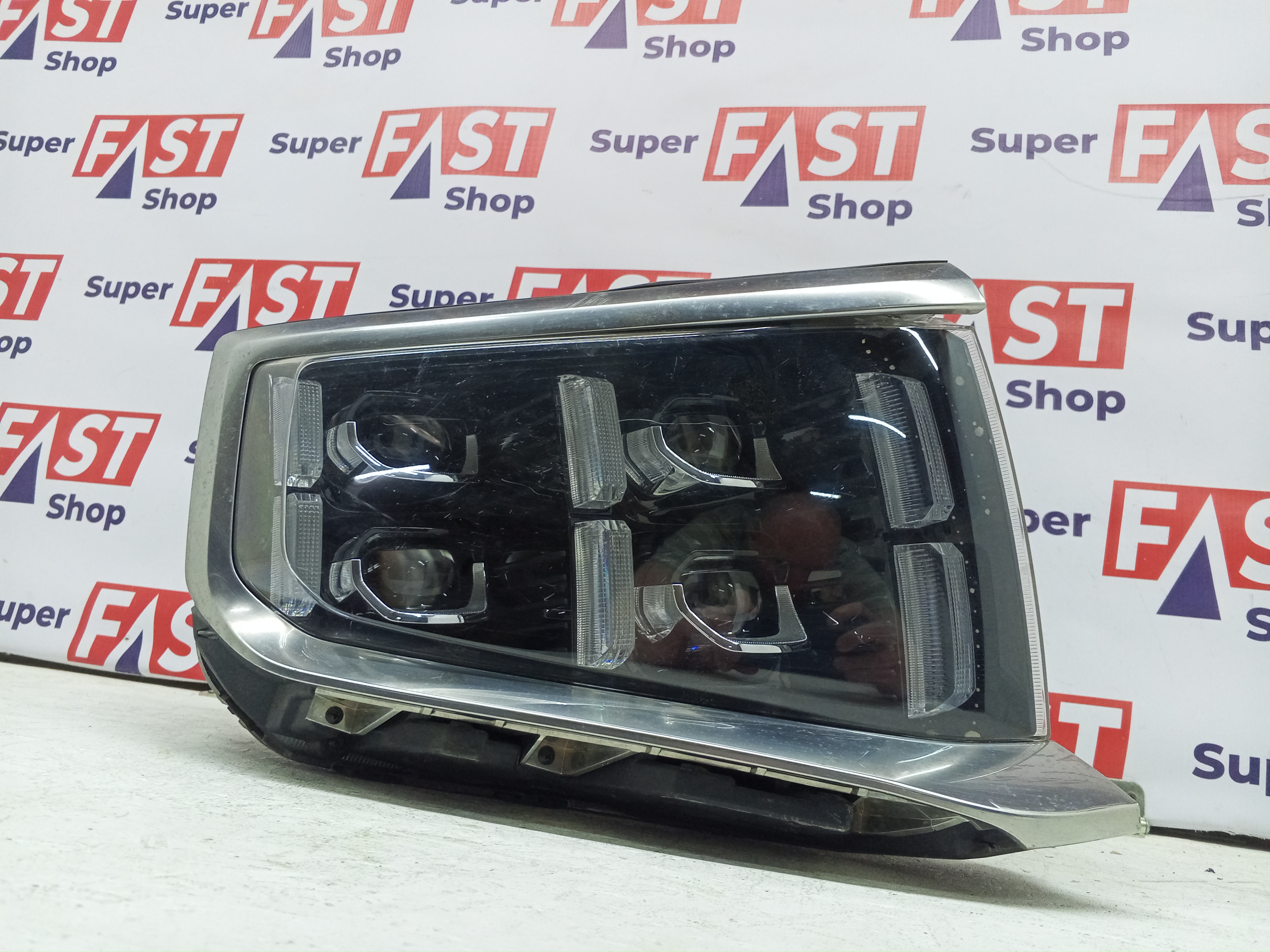 Фара правая Kia Mohave 2019-2024 LED