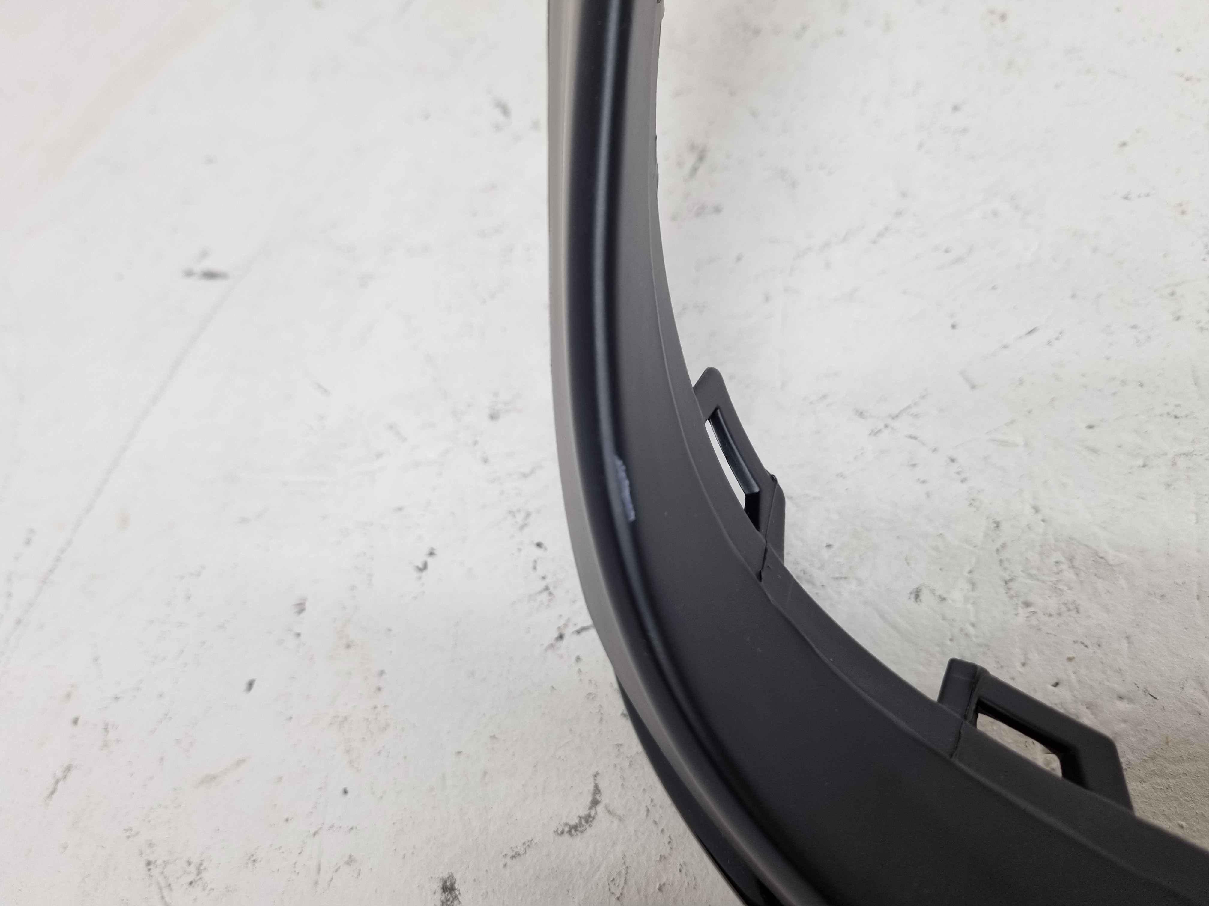 Дефект Audi A6 C8 диффузор S6 в S-line бампер без насадок