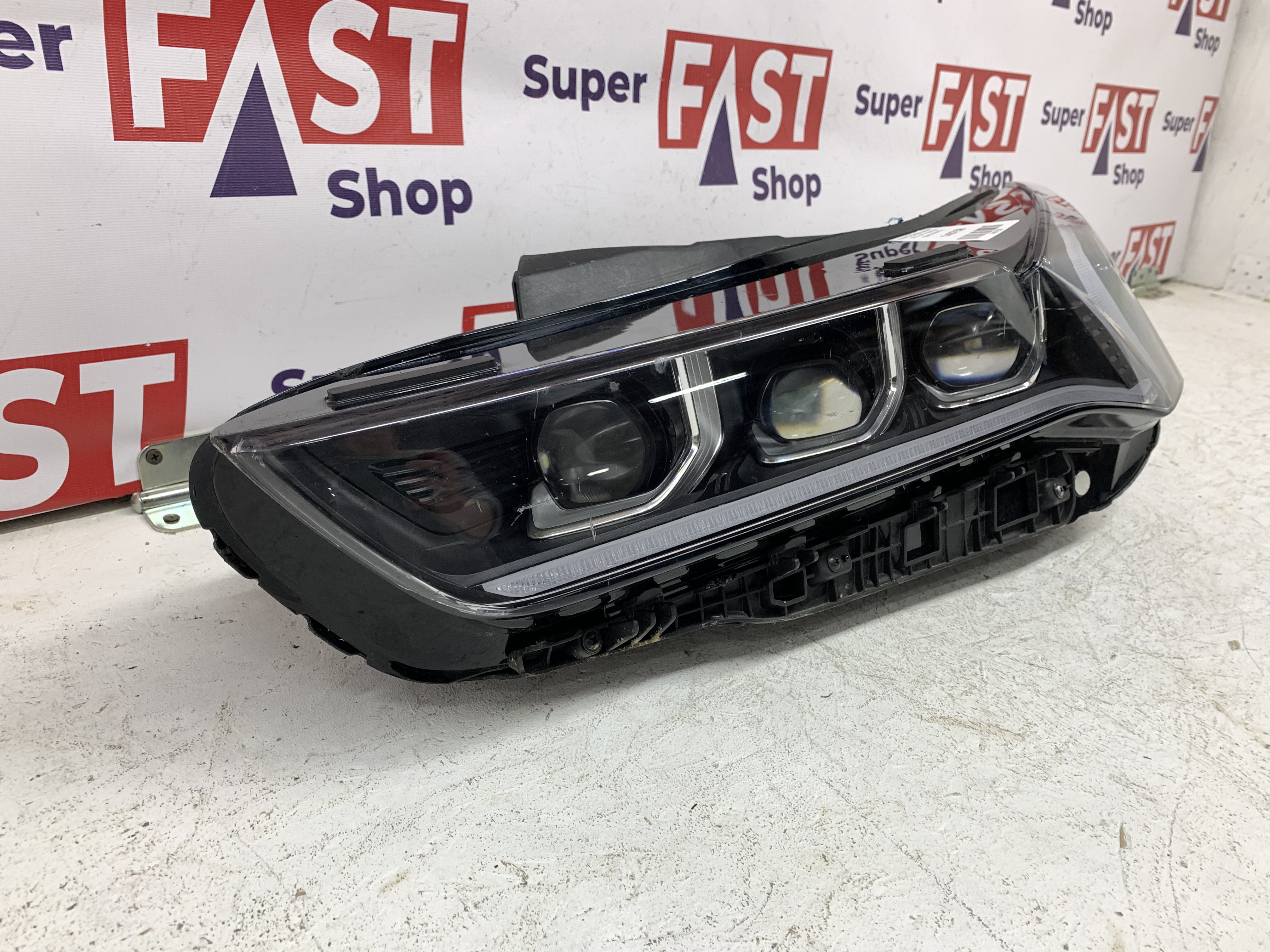 Kia K5 фара левая LED на 3 линзы оригинал бу