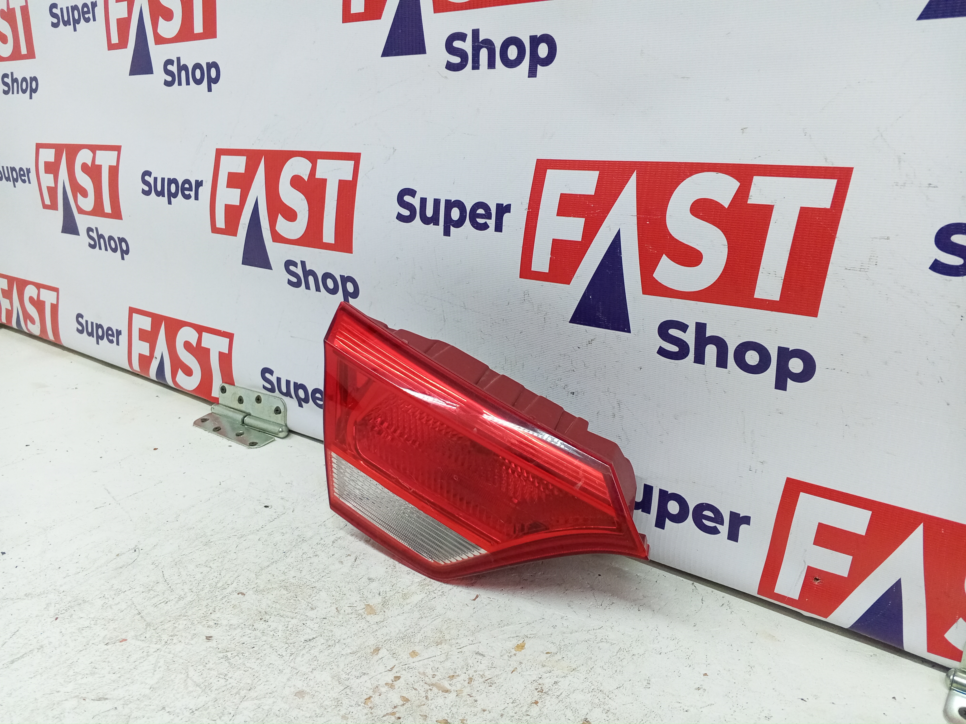 фонарь задний левый Kia Rio 4 галоген в крышку