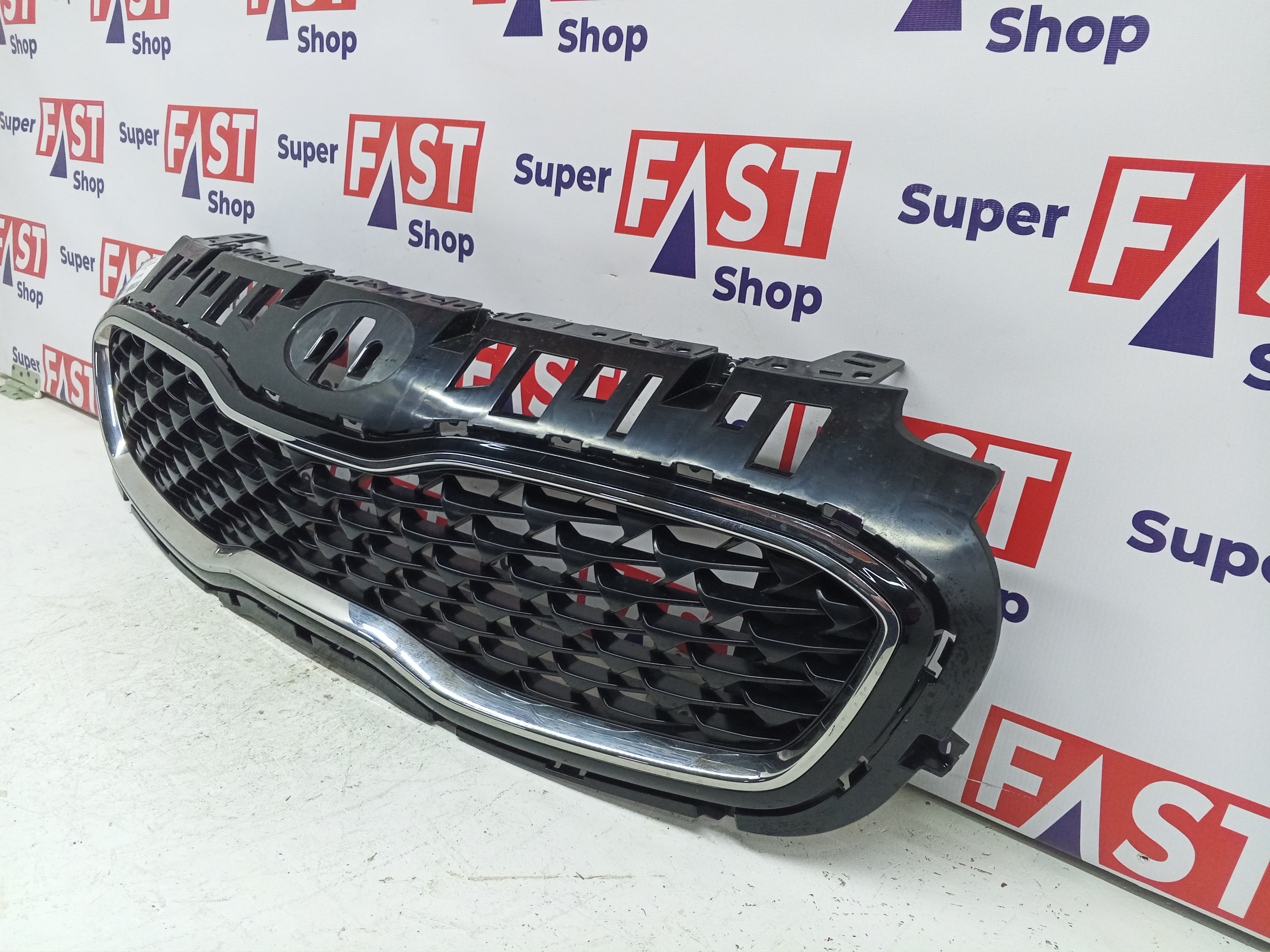 Kia Sportage 4 рест решетка радиатора USA