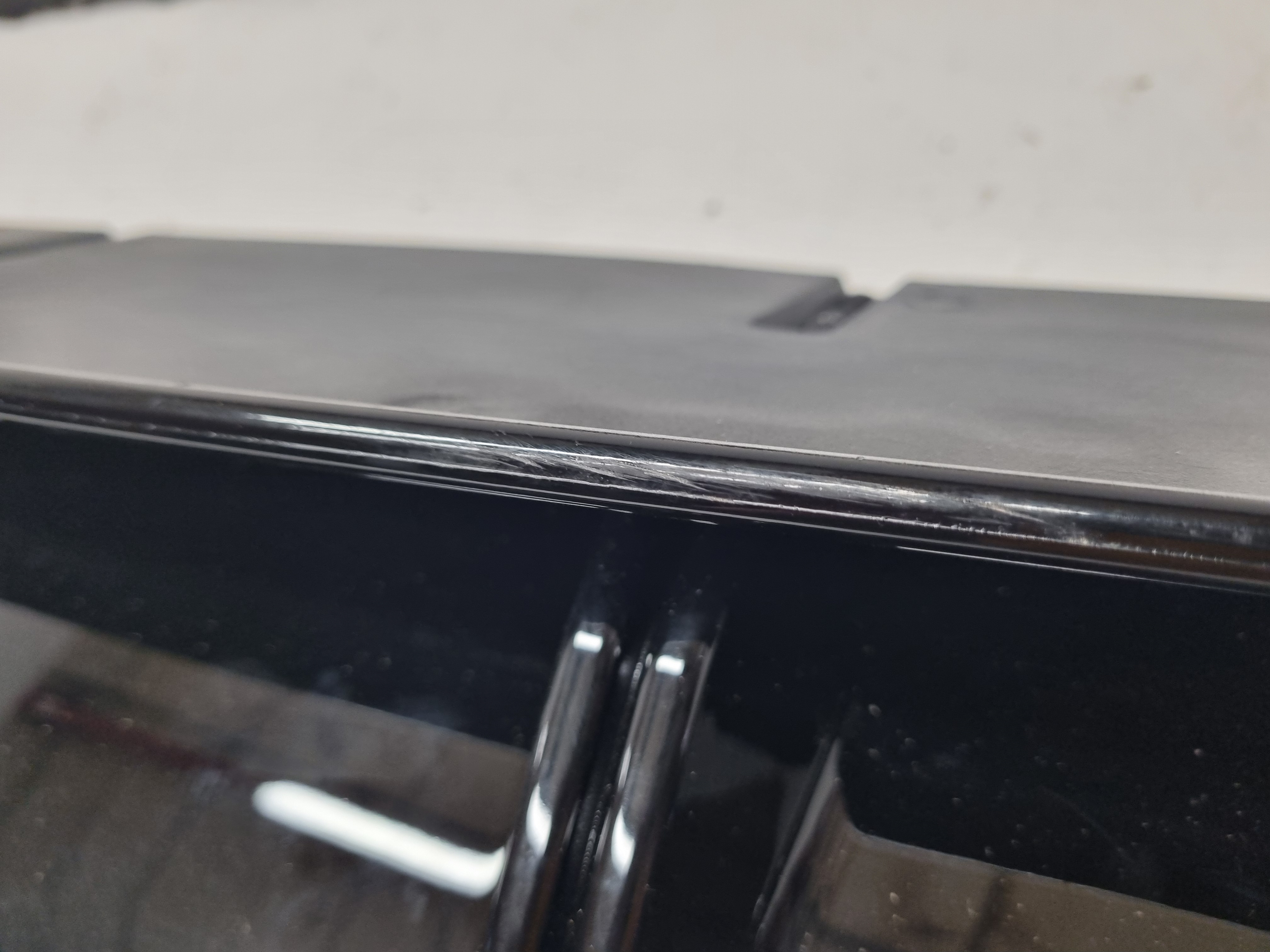 Дефект 3 Mercedes W205 дорестайлинг диффузор AMG C63S