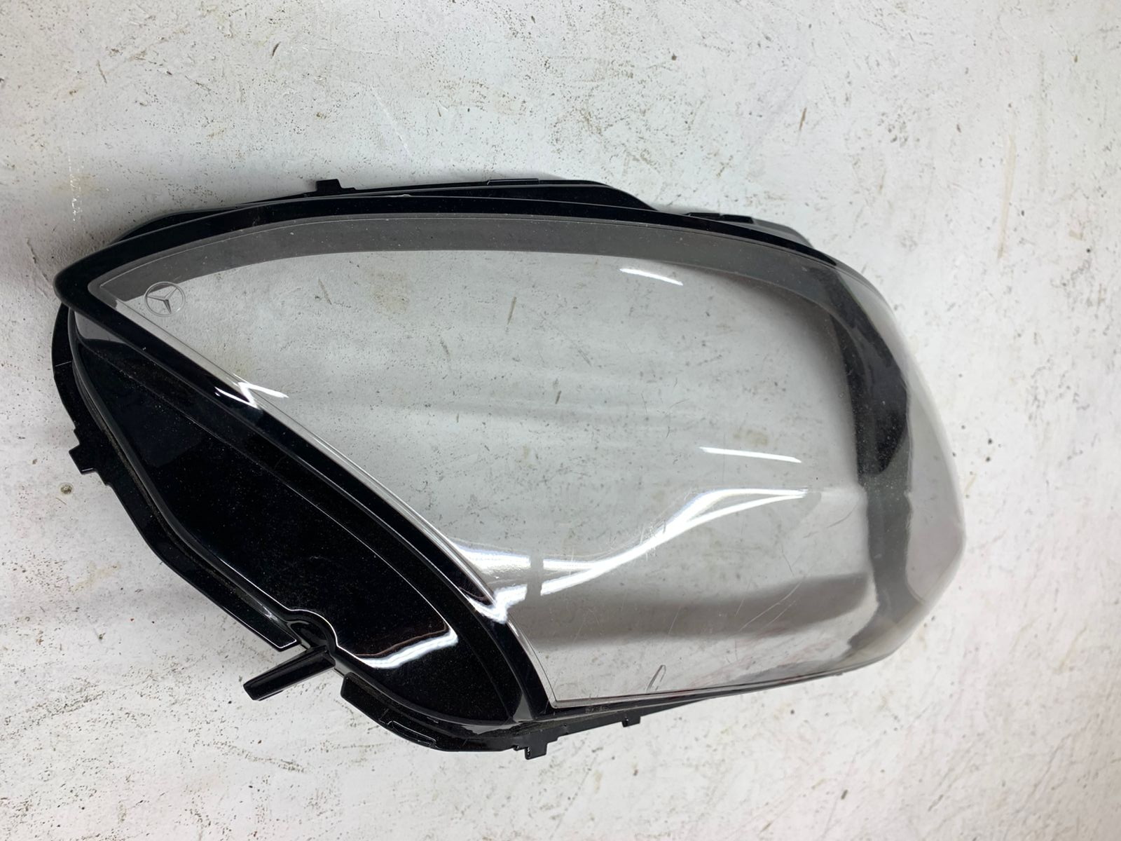 Дефект 2 Mercedes W205 дорестайлинг стекло правое для фары