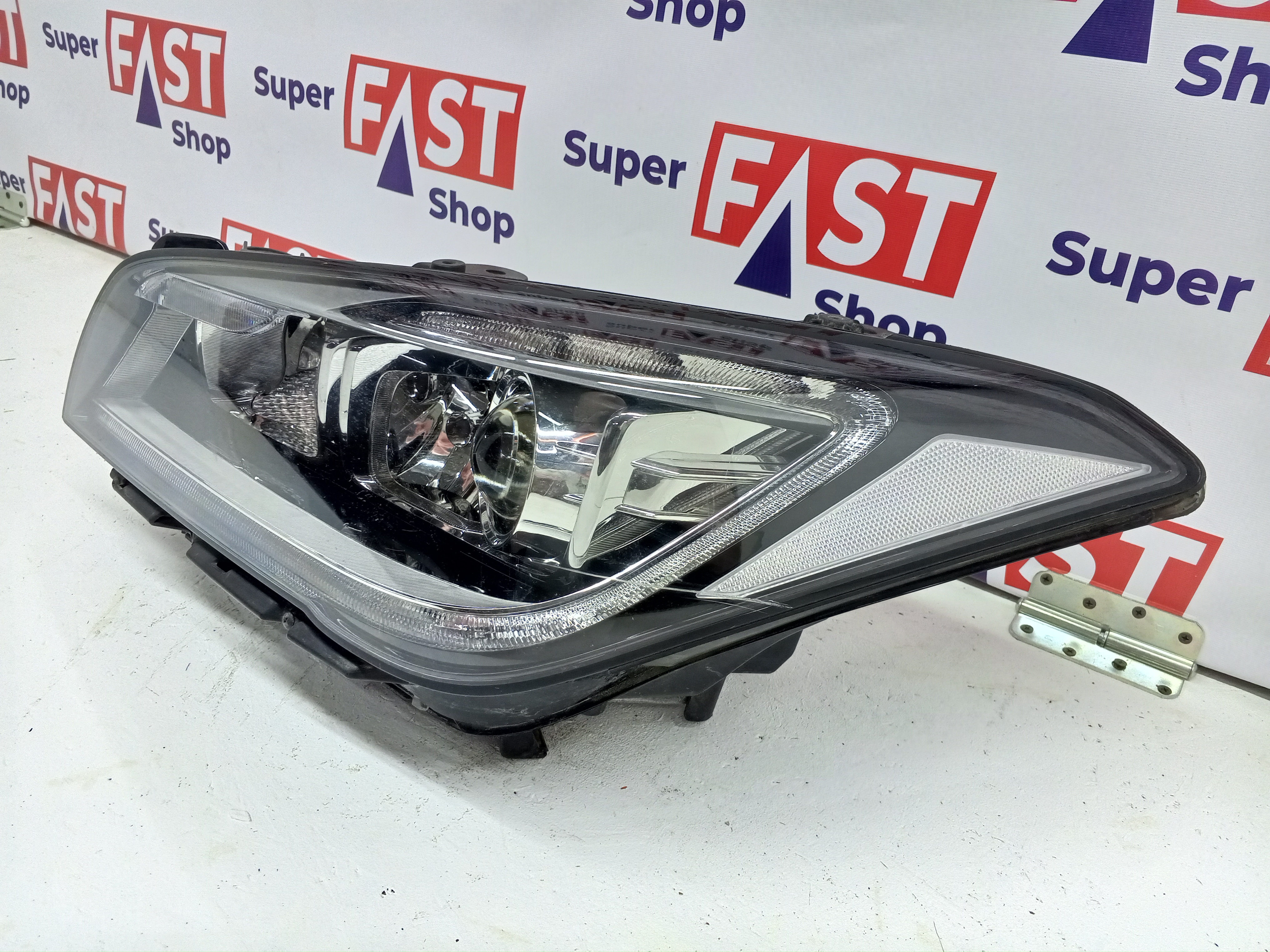 левая фара Genesis G80 ксенон 2016-2020