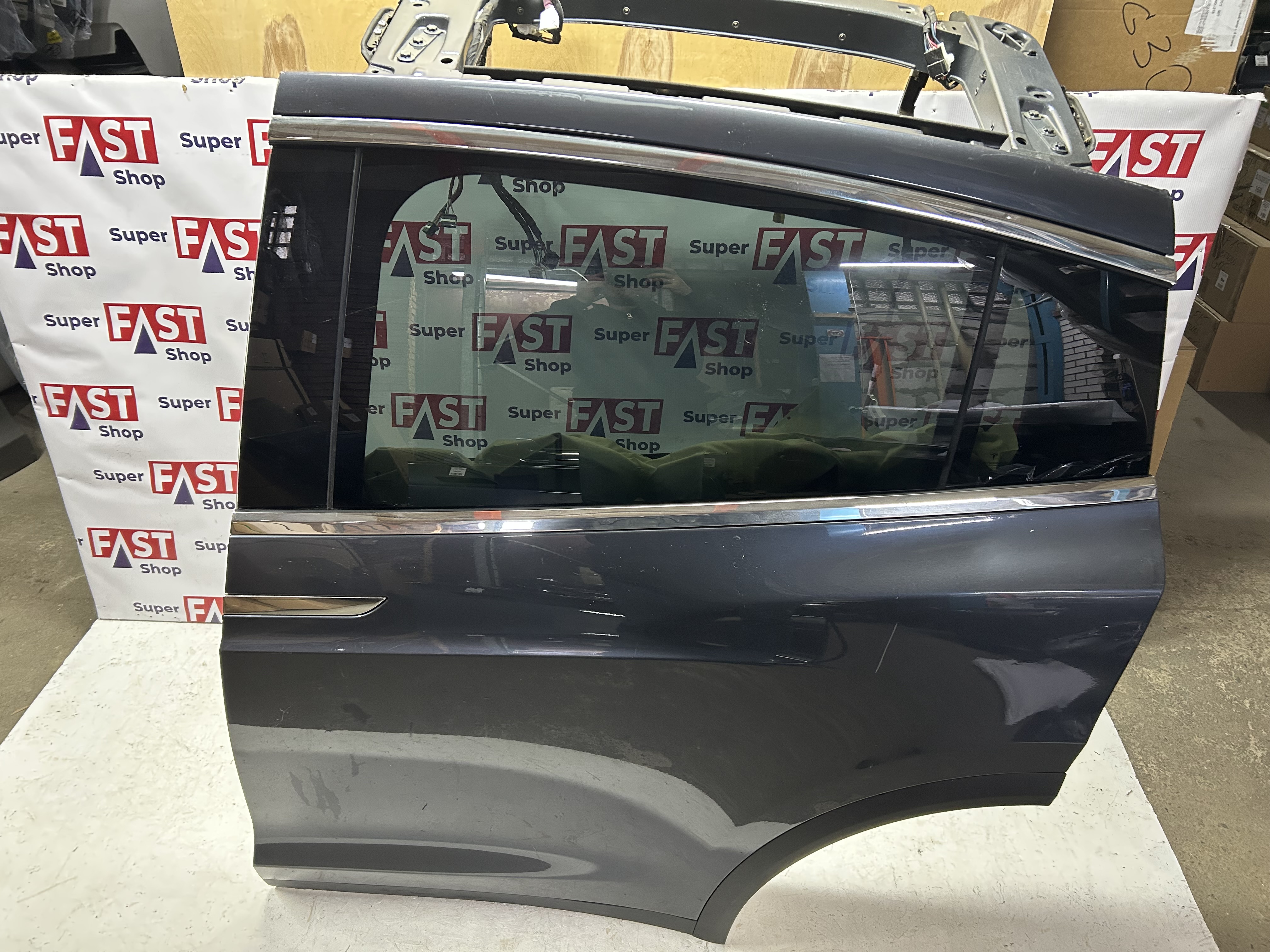Дверь задняя левая Tesla Model X 2015