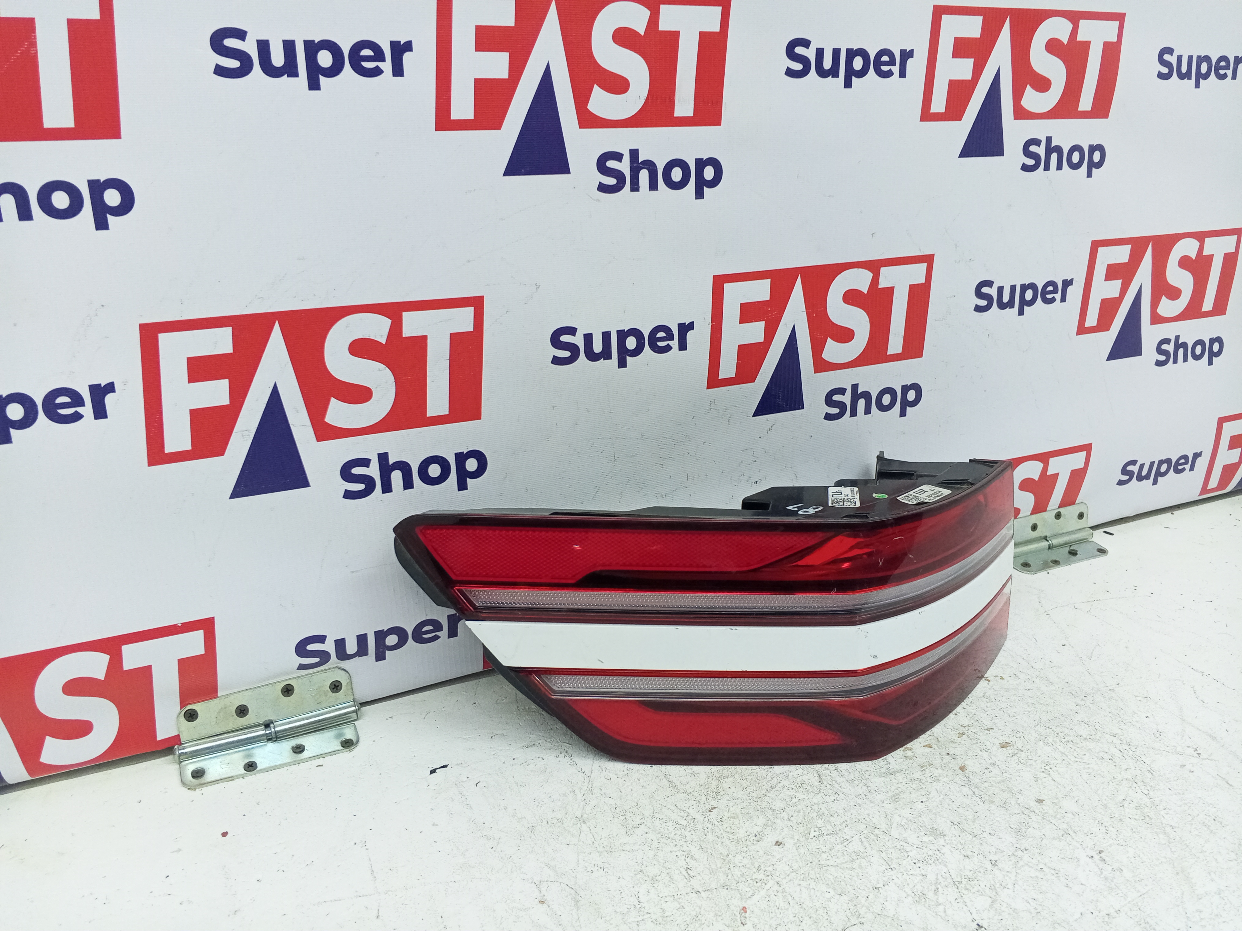 задний левый фонарь Genesis GV80