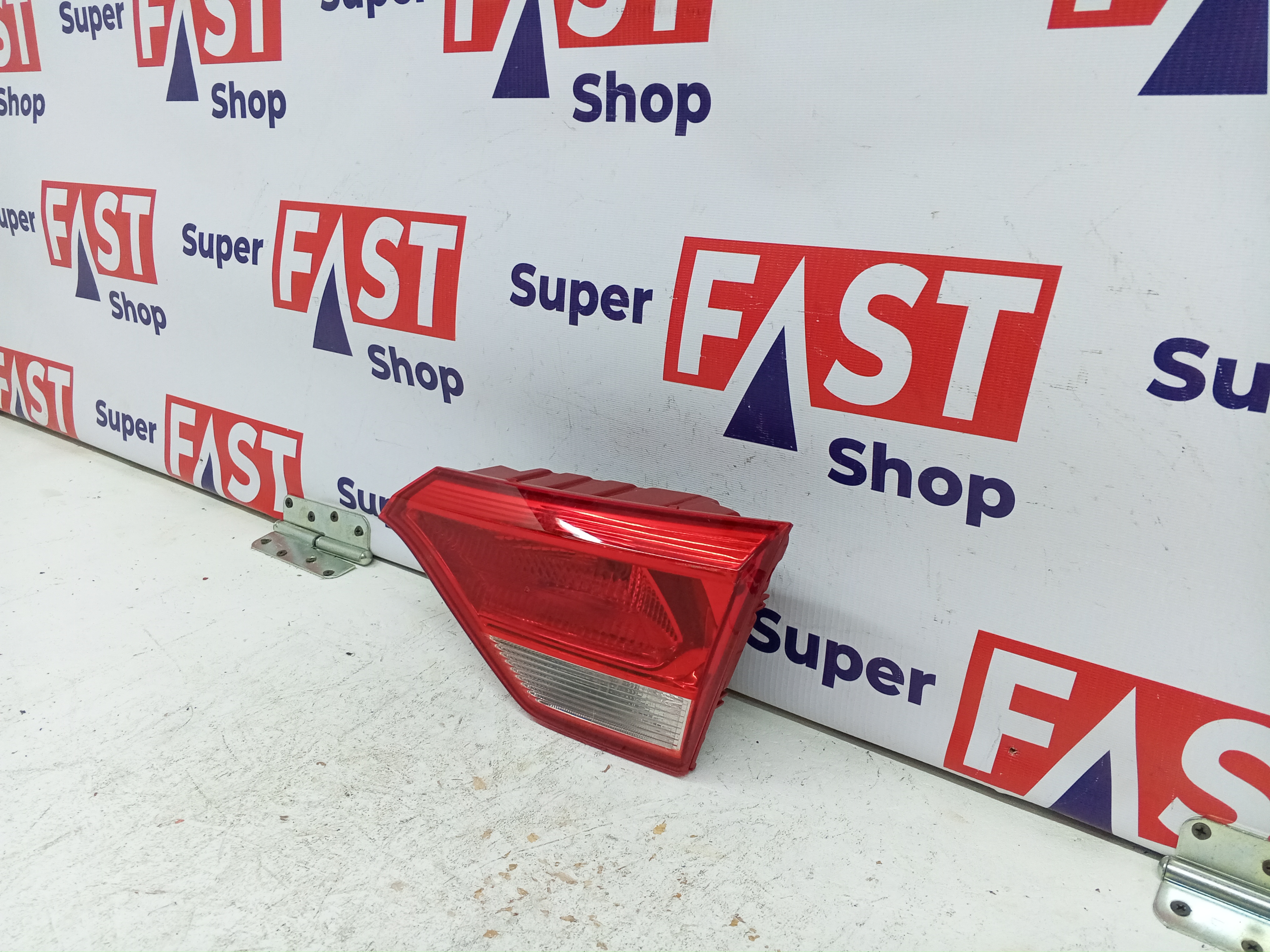 Kia Rio 4 фонарь правый галоген в крышку