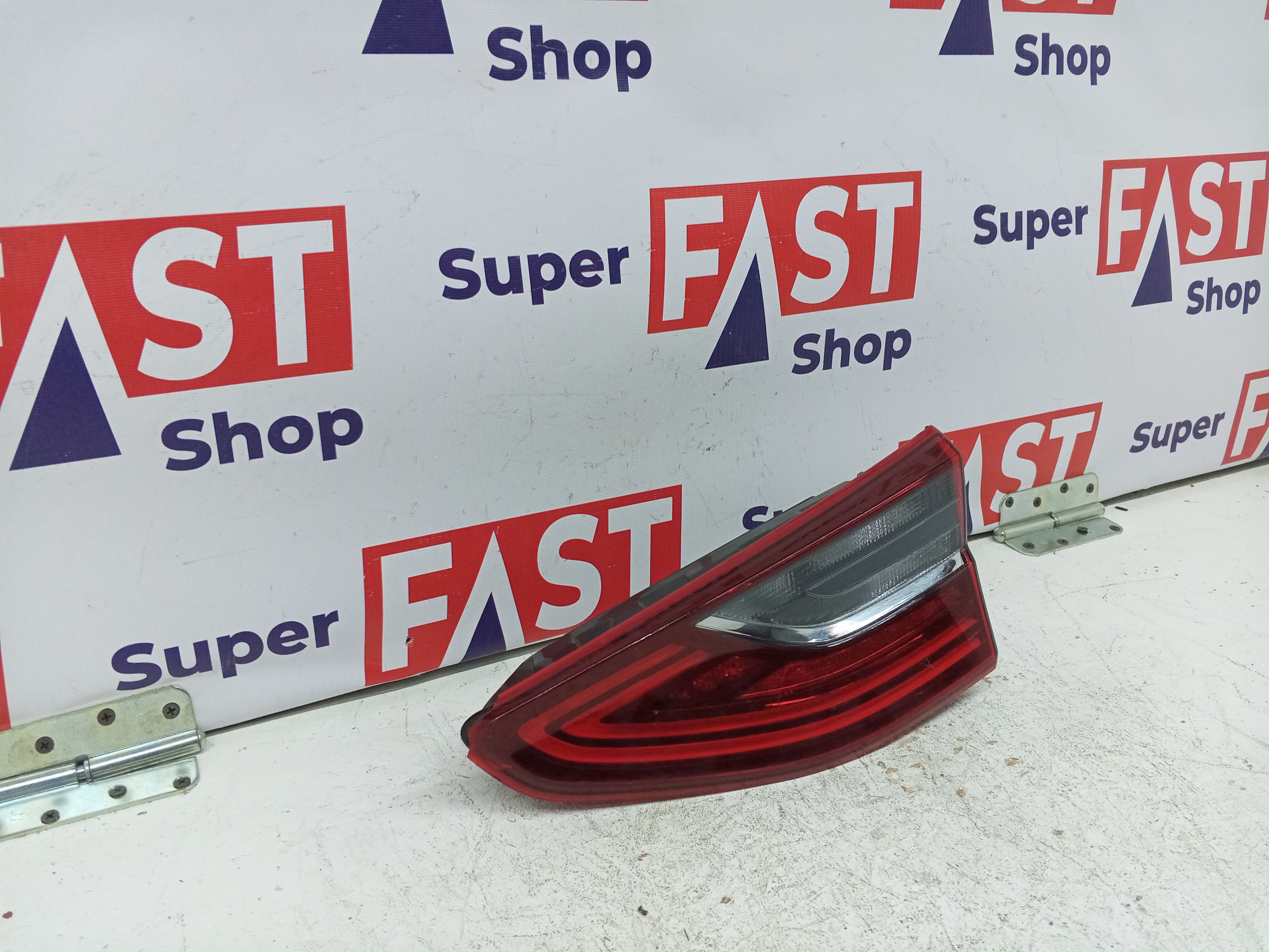 Kia Ceed 3 фонарь правый в крышку LED